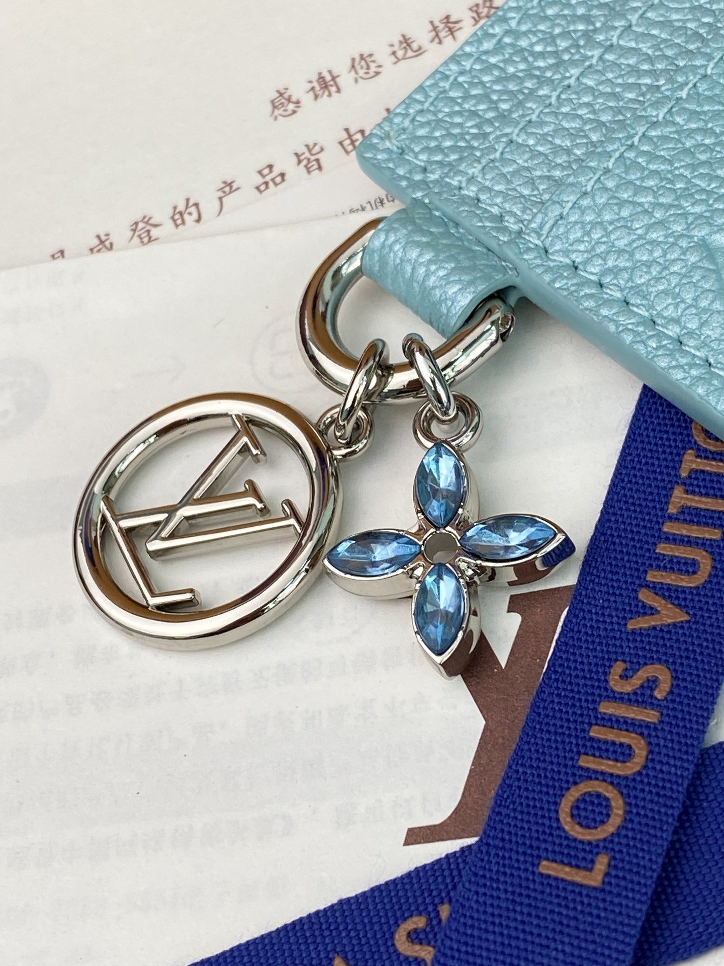 [TOP] Louis Vuitton LV Ski Charms Card Holder 10.2x7.3x0.3cm - Pearlescent Blue