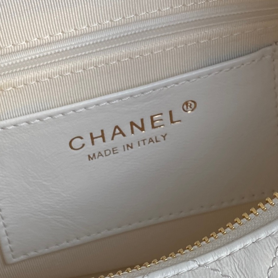 [TOP] CHANEL Hobo Bag 22x31x15cm - White