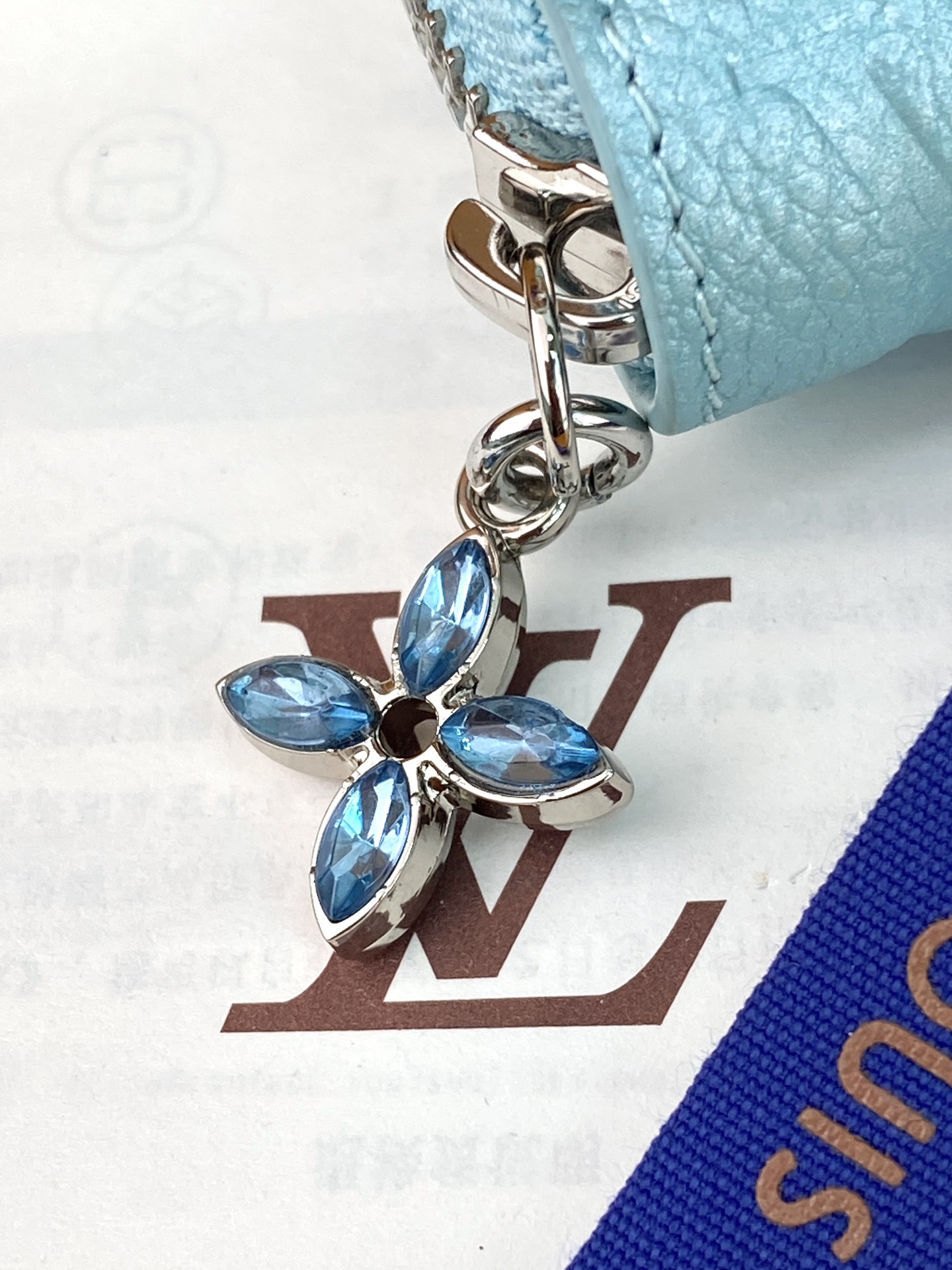 [TOP] Louis Vuitton LV Zip Wallet 19.5x10.5x2.5cm - Pearlescent Blue