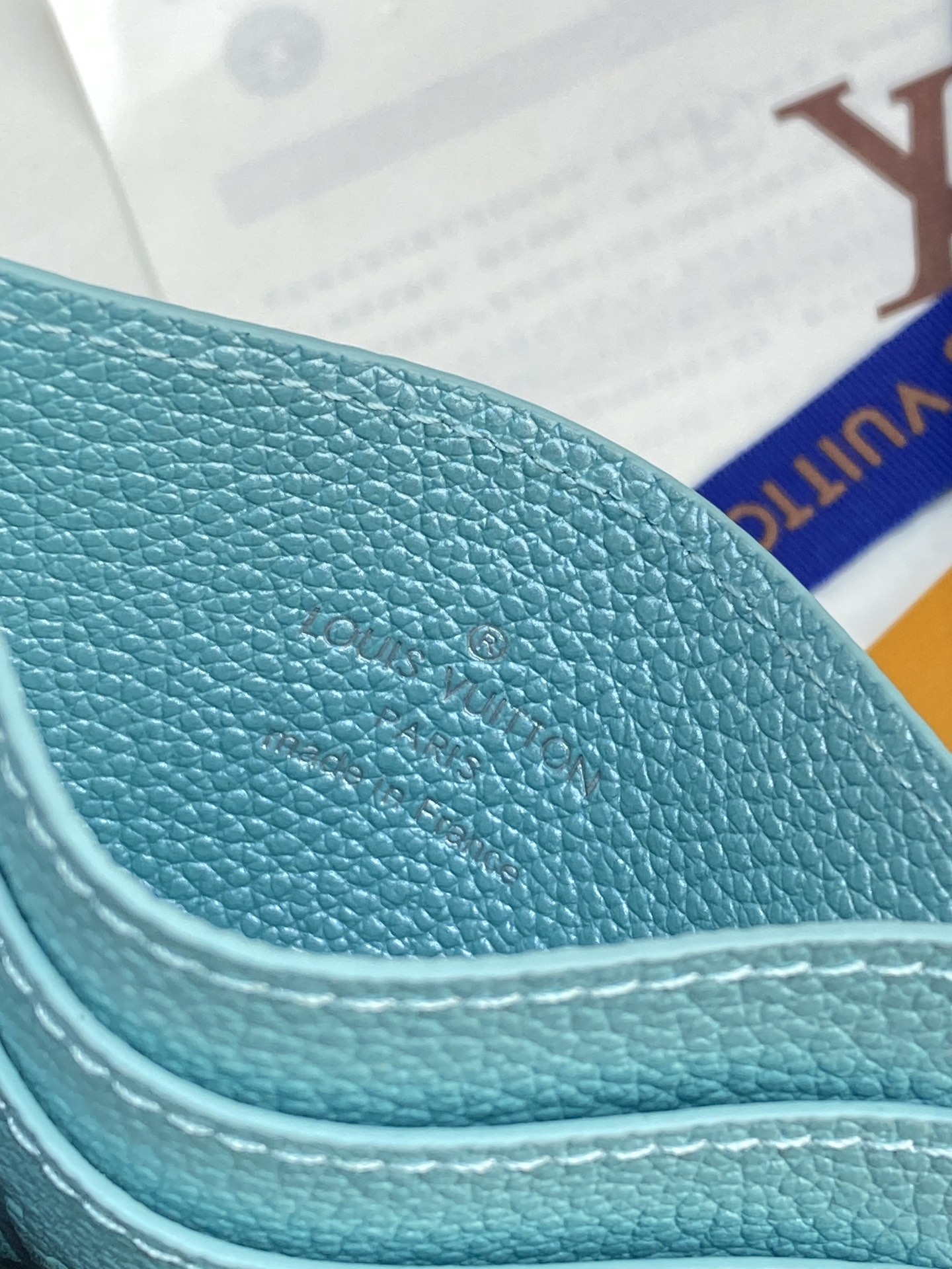 [TOP] Louis Vuitton LV Ski Charms Card Holder 10.2x7.3x0.3cm - Pearlescent Blue