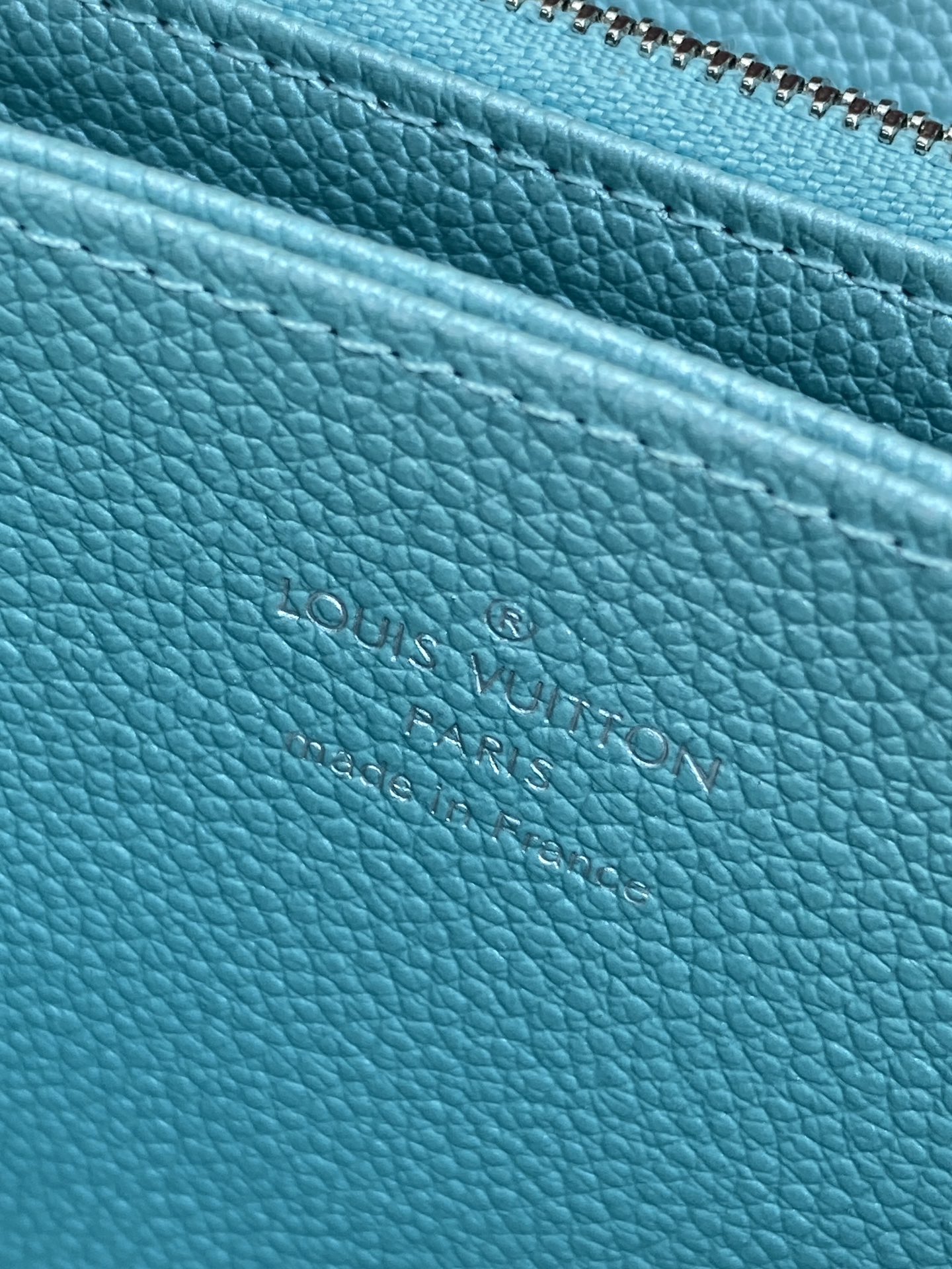 [TOP] Louis Vuitton LV Zip Wallet 19.5x10.5x2.5cm - Pearlescent Blue