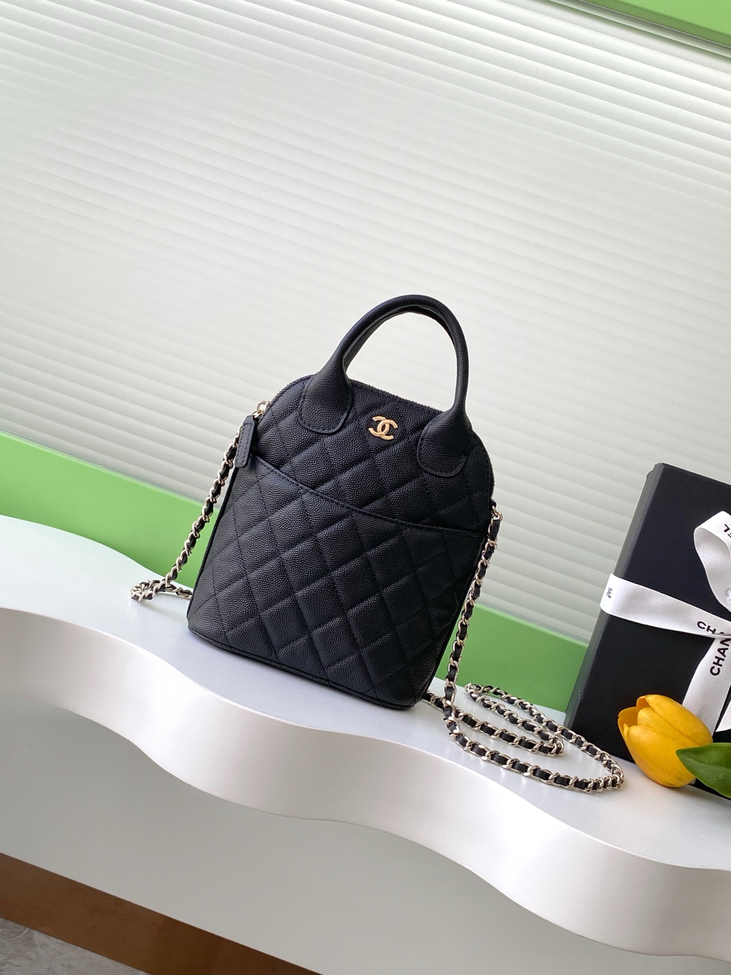 [TOP] CHANEL Shell Bag 18-17-6 cm - Black