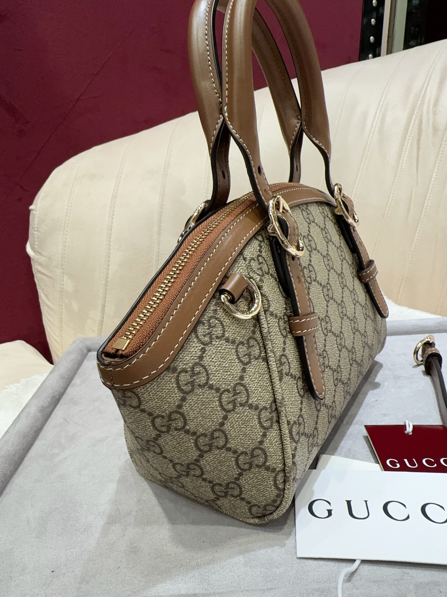 [TOP] GUCCI GG Emblem Handbag  21 x 17 x 12 cm - Brown