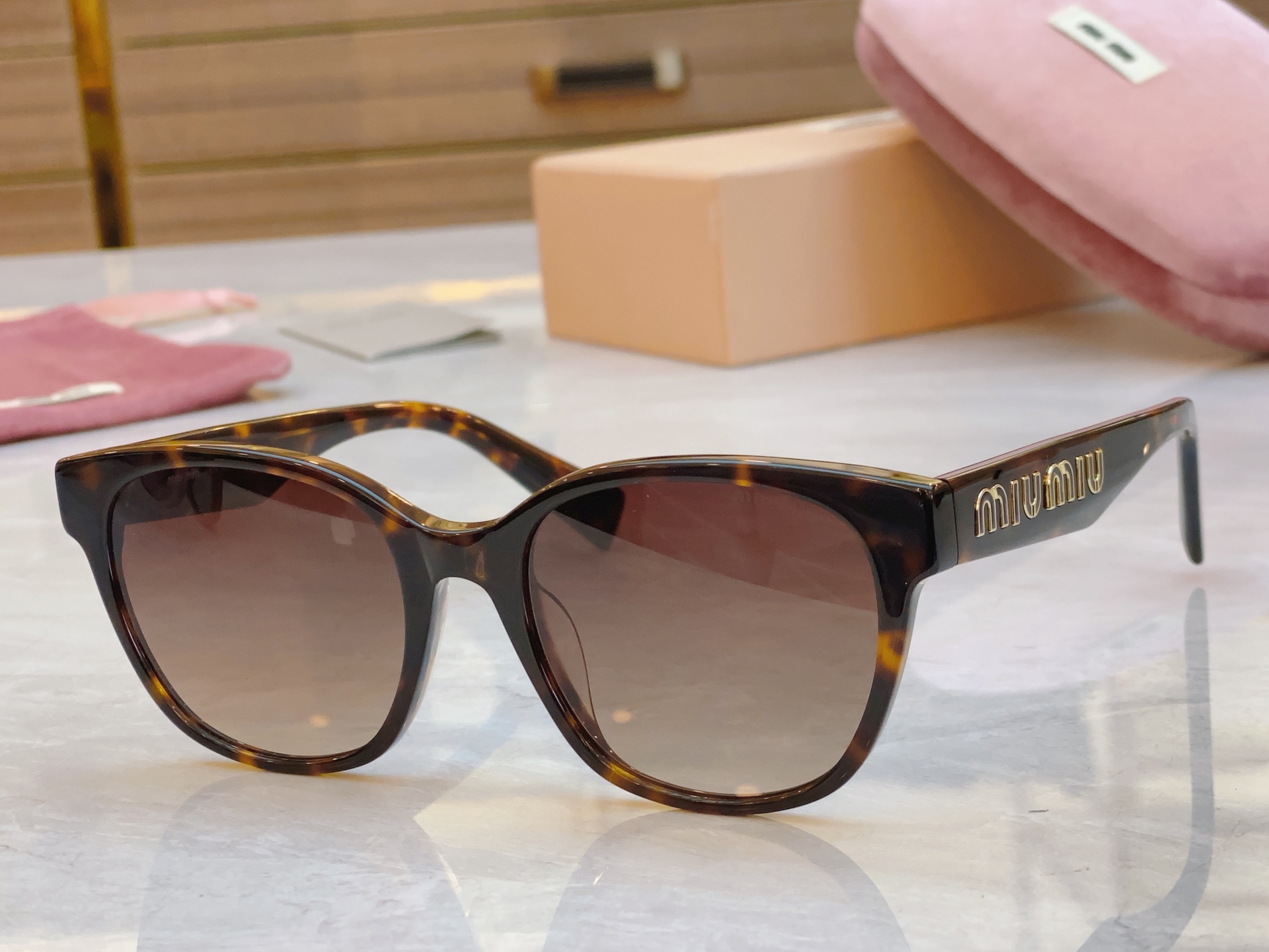 [TOP] Miu Miu Sunglasses - 6 Colors