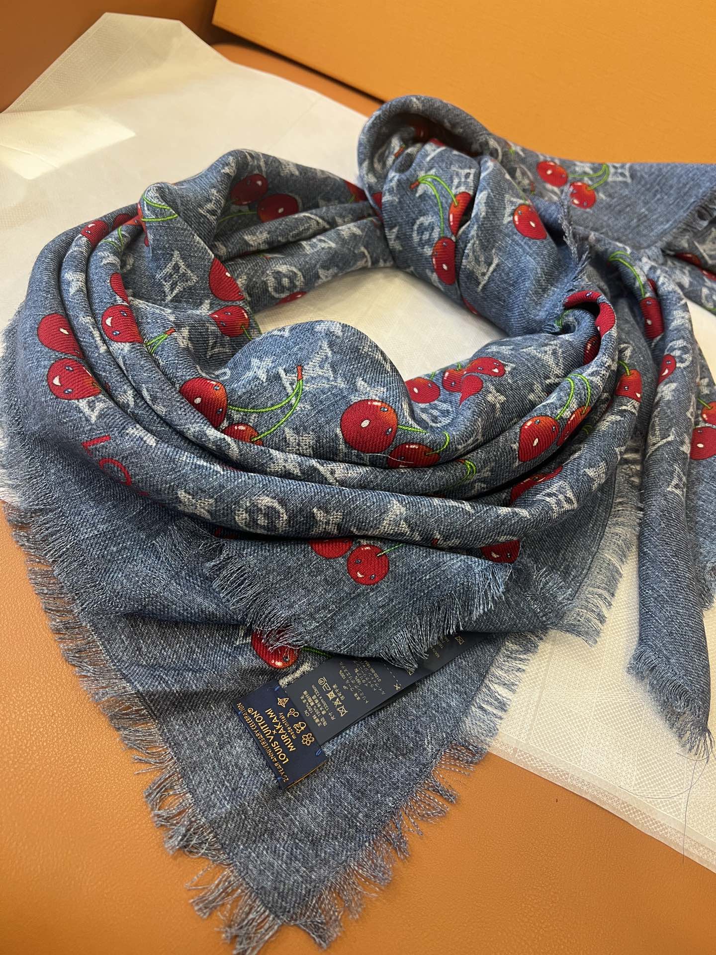 [TOP] Louis Vuitton LV  Cashmere Scarf 136 x 136cm - Blue