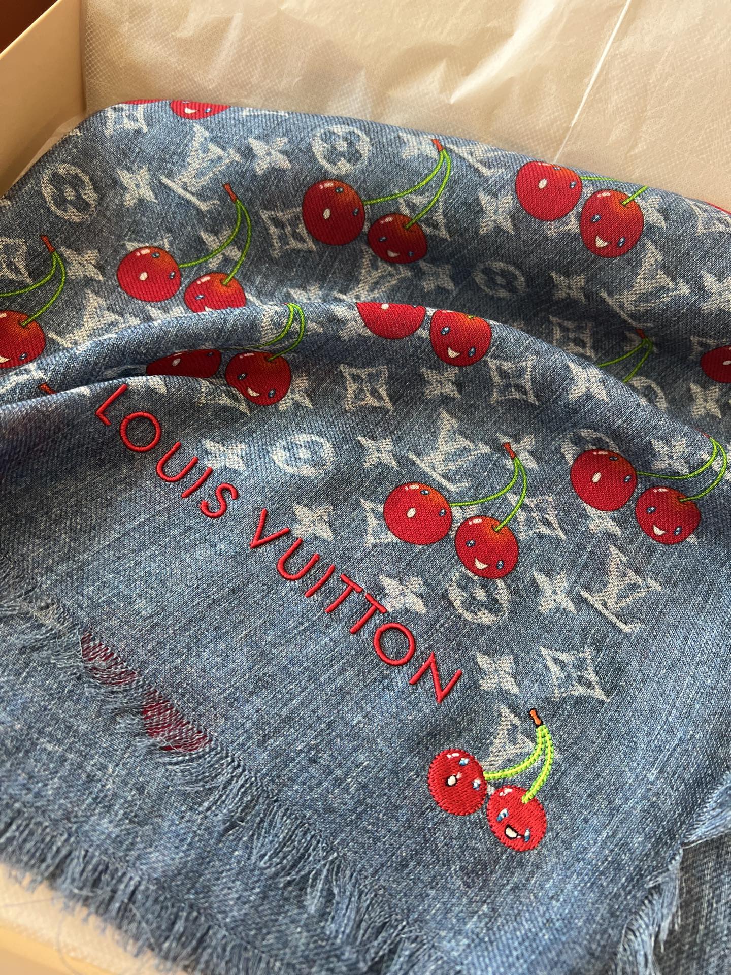 [TOP] Louis Vuitton LV  Cashmere Scarf 136 x 136cm - Blue