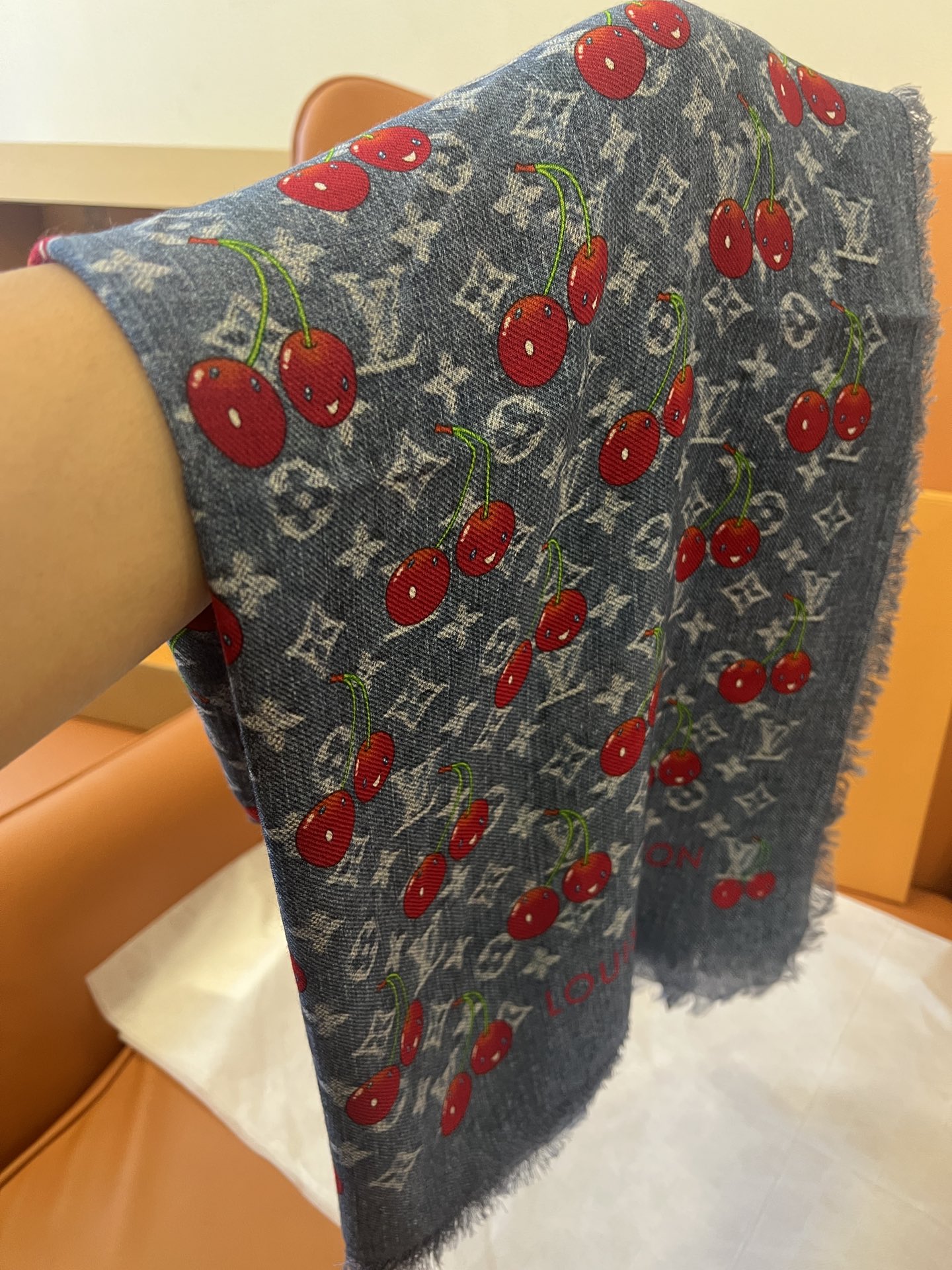 [TOP] Louis Vuitton LV  Cashmere Scarf 136 x 136cm - Blue