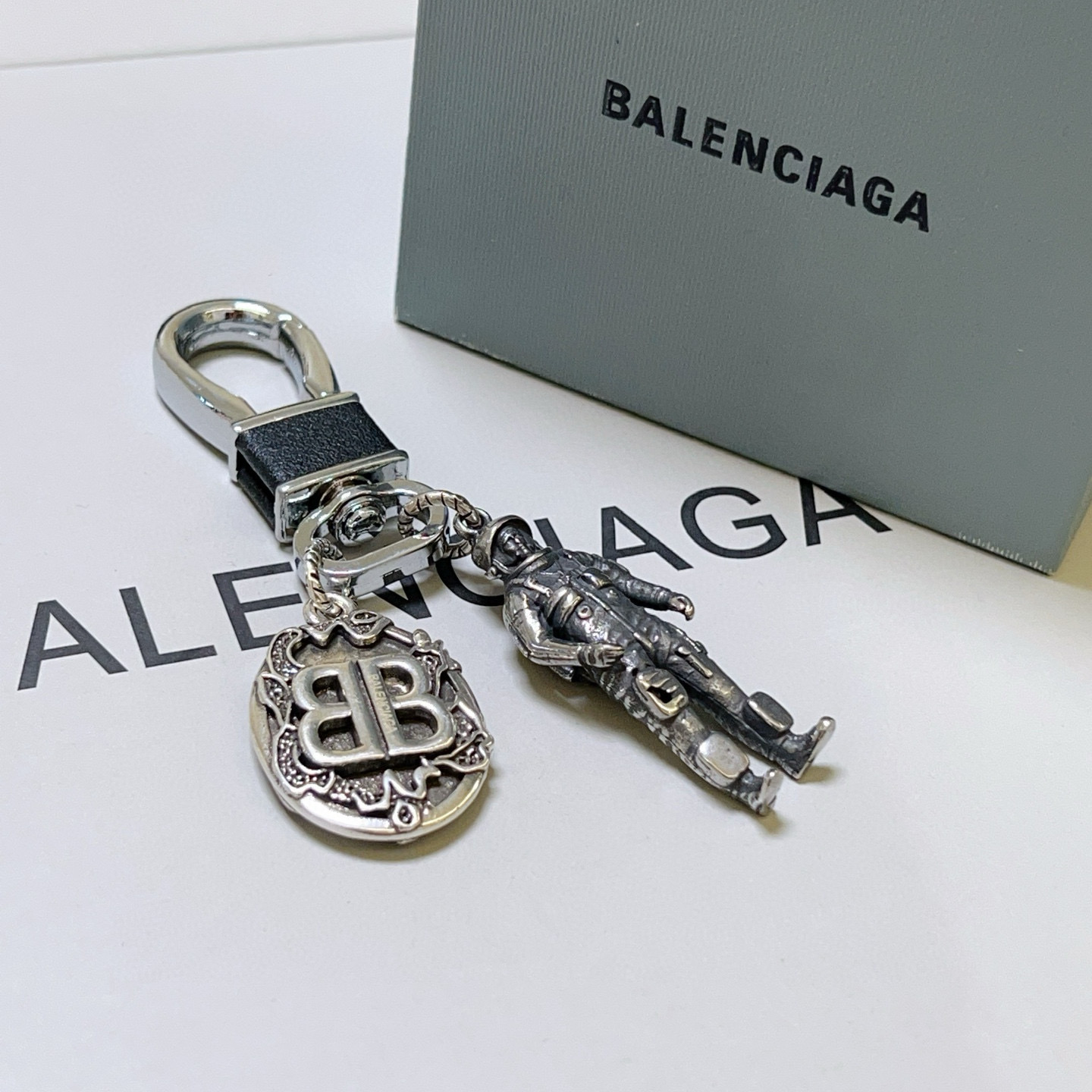 [TOP] BALENCIAGA Men's Keychain - Gun Color