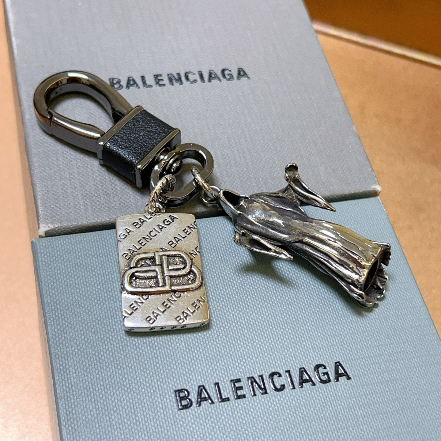 [TOP] BALENCIAGA Men's Keychain - Gun Color
