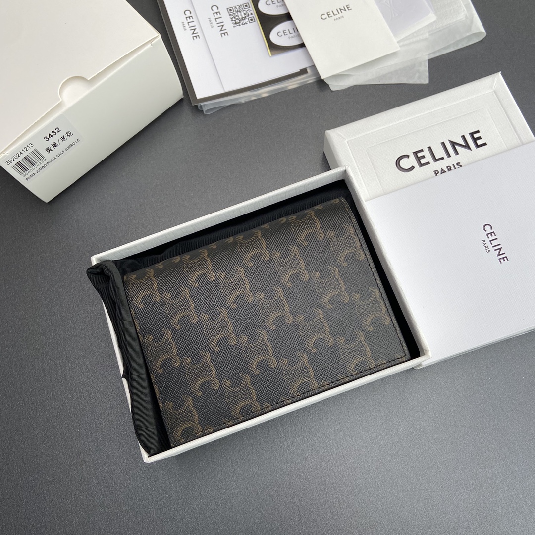 [TOP] CELINE Triomphe Logo Print Passport Holder 10x13.5x2cm - Brown