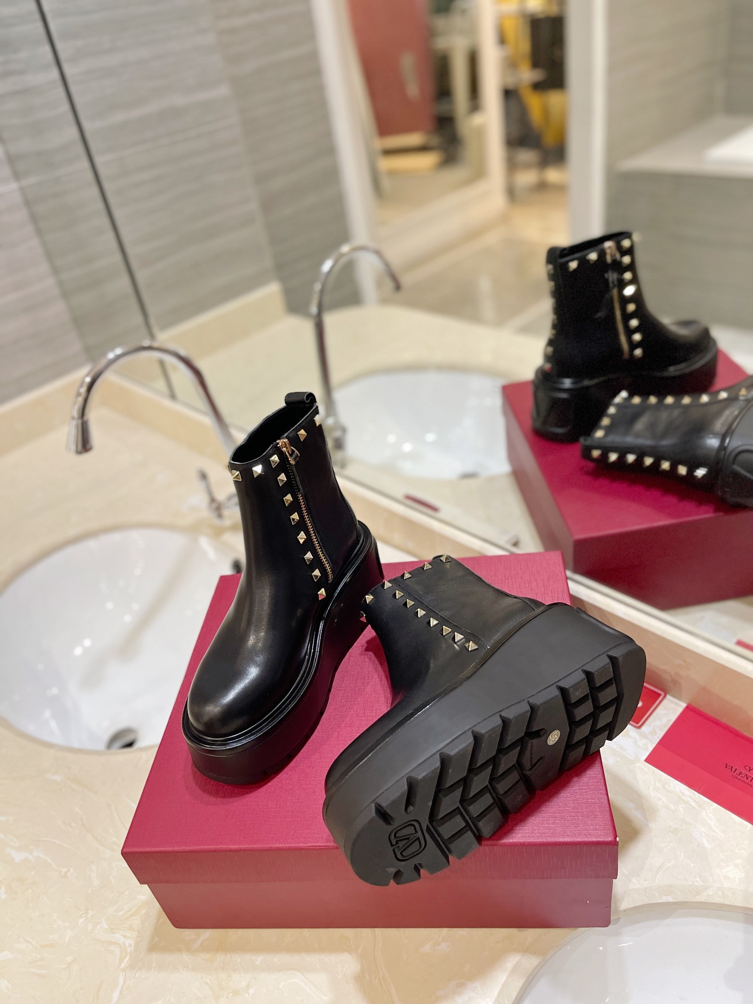 [TOP] VALENTINO 7.5cm High Heel Boots - Black