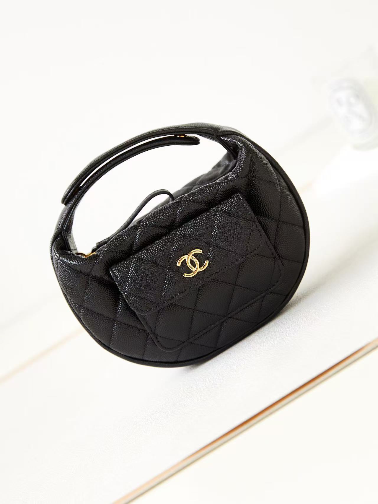 [TOP] CHANEL Chain Bag Cowhide 16*16*5.5cm - Black