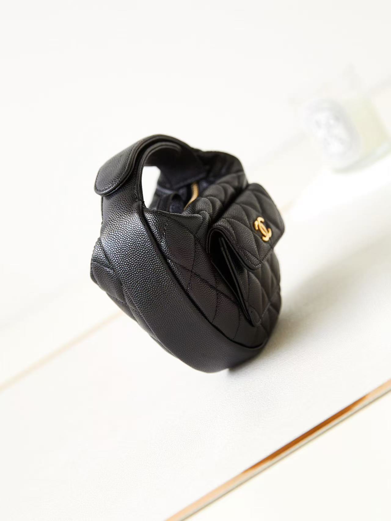 [TOP] CHANEL Chain Bag Cowhide 16*16*5.5cm - Black