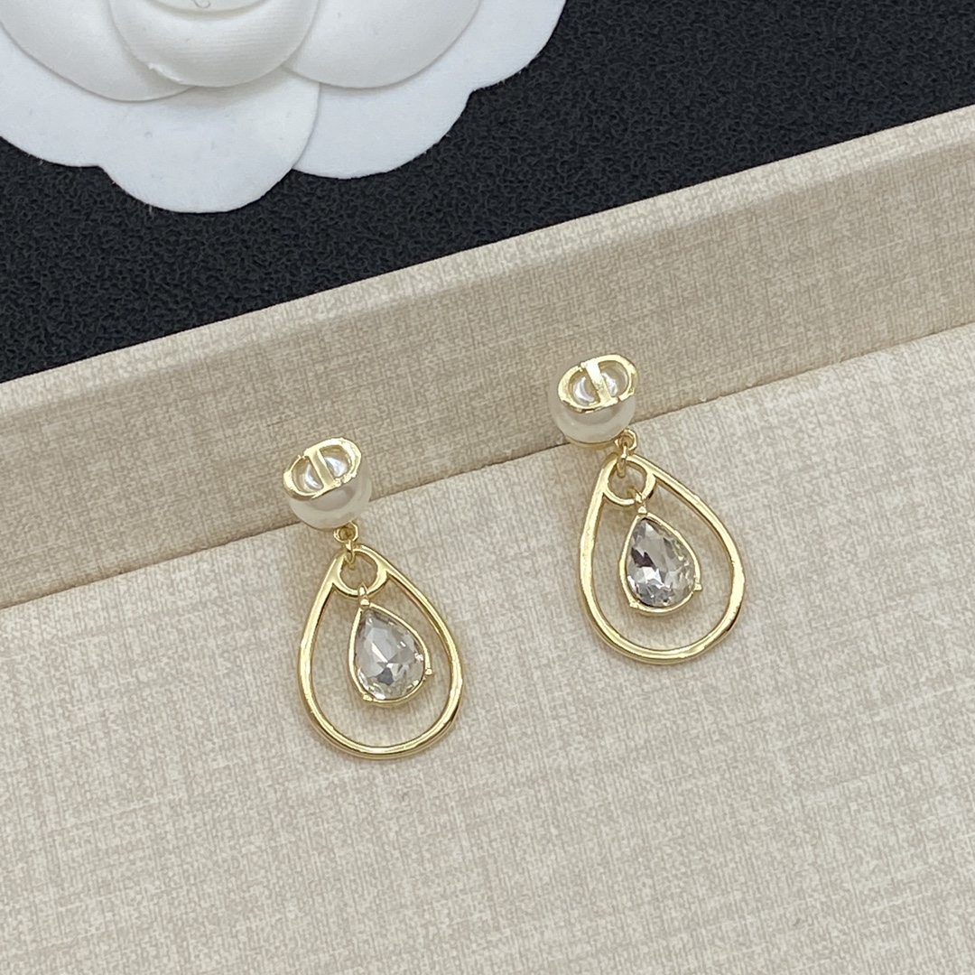 [TOP] Christian Dior Earrings - Gold