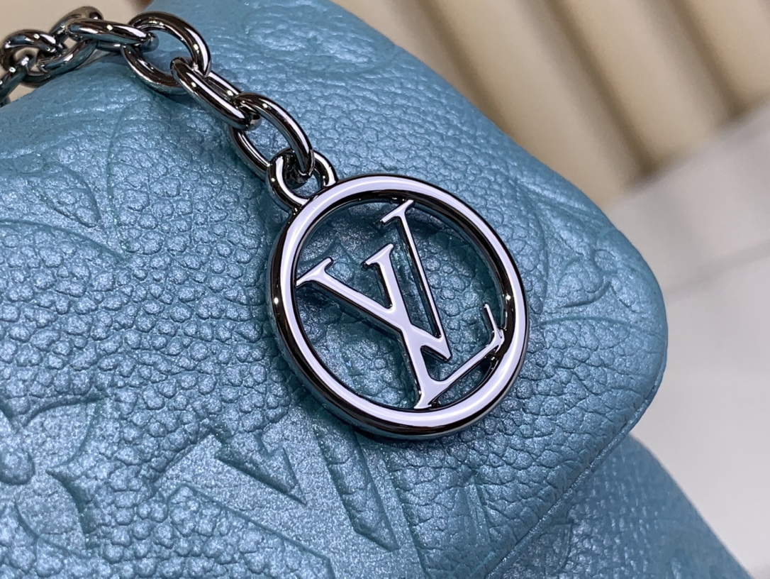 [TOP] Louis Vuitton LV NANO MADELEINE Bag 21× 12.5 × 6cm - Blue