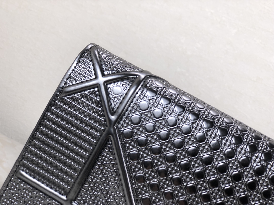 [TOP] Christian Dior Metallic Patent Micro-Cannage Diorama Wallet on Chain Bag 19cm - Silver