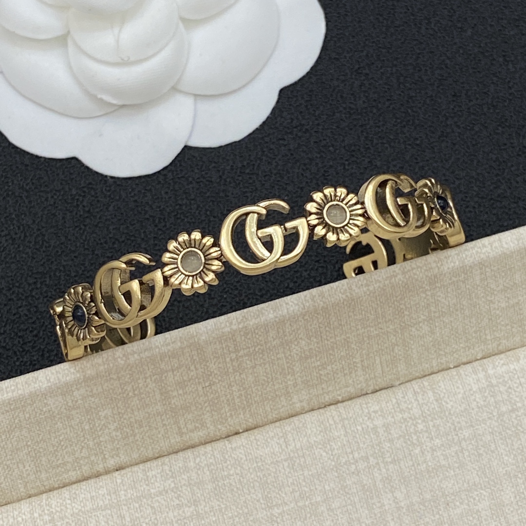 [TOP] GUCCI GG Bracelet - Gold