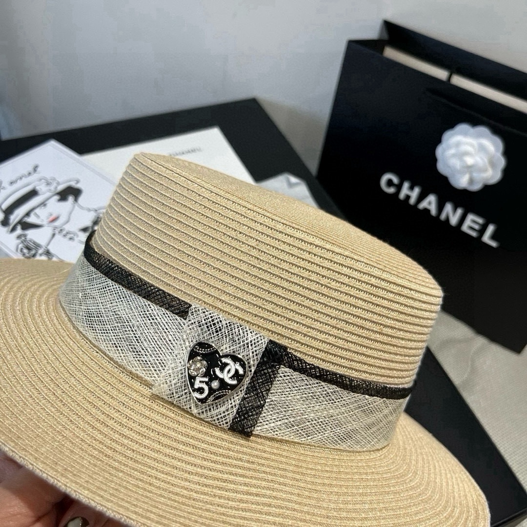 [TOP] CHANEL Flat Hat - Beige