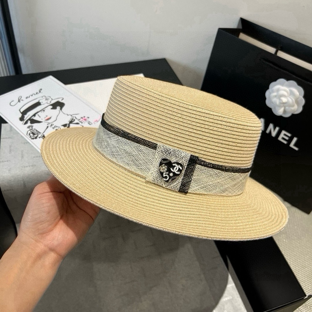 [TOP] CHANEL Flat Hat - Beige