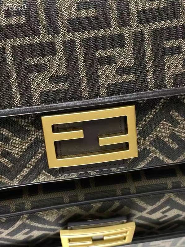 [TOP] FENDI Iconic Baguette Bag 24x14x7cm - Brown