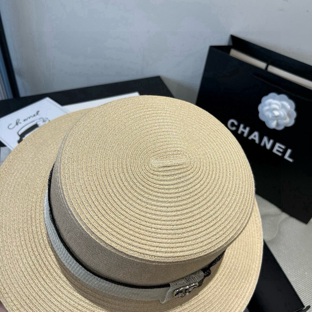 [TOP] CHANEL Flat Hat - Beige