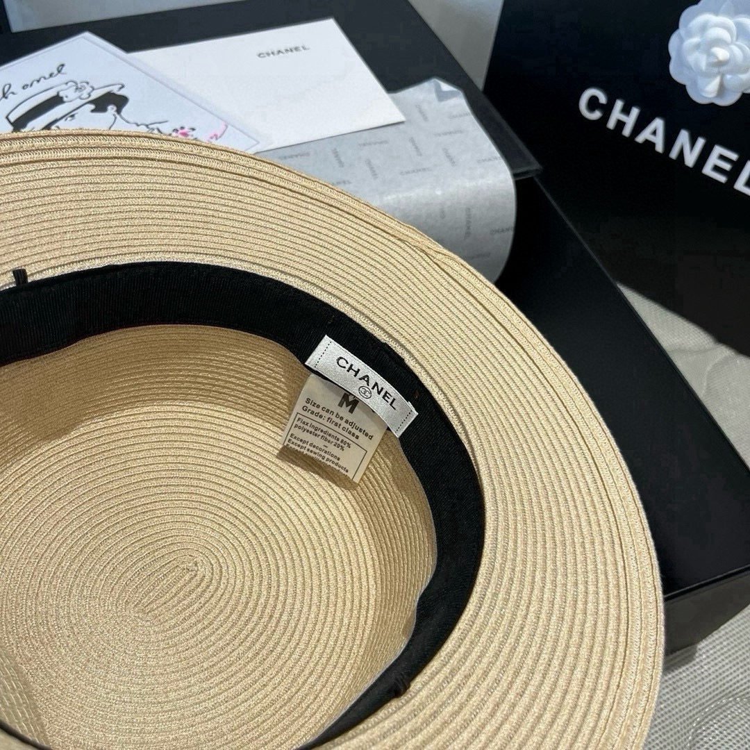 [TOP] CHANEL Flat Hat - Beige