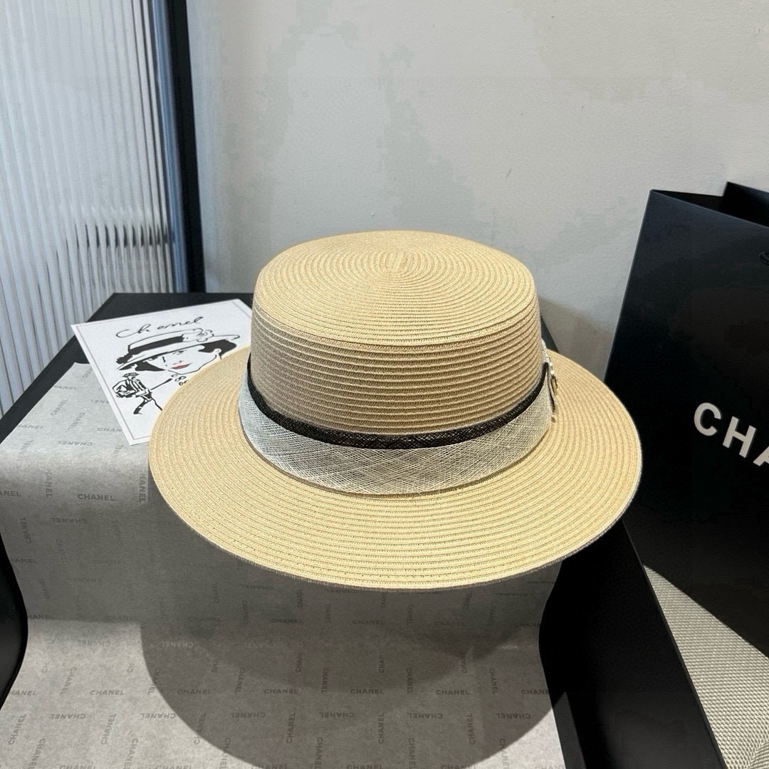 [TOP] CHANEL Flat Hat - Beige