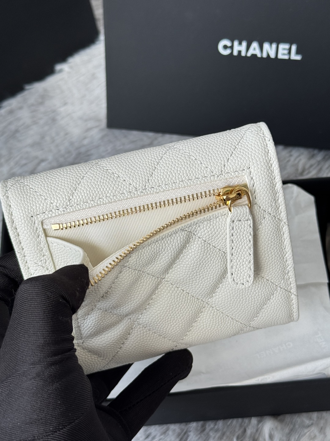 [TOP] CHANEL Wallet Cowhide 10.5*11.5*3cm - White