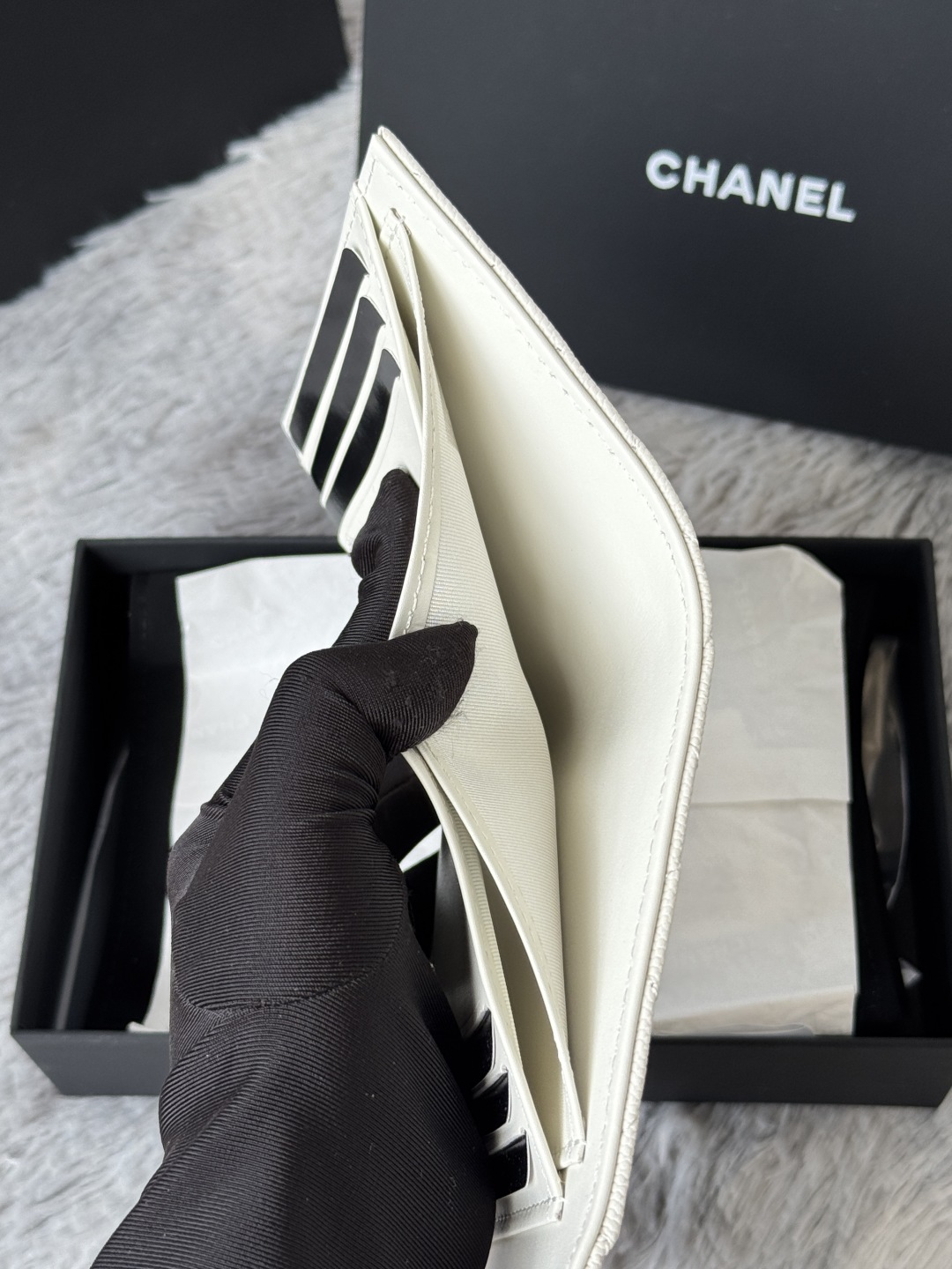 [TOP] CHANEL Wallet Cowhide 10.5*11.5*3cm - White