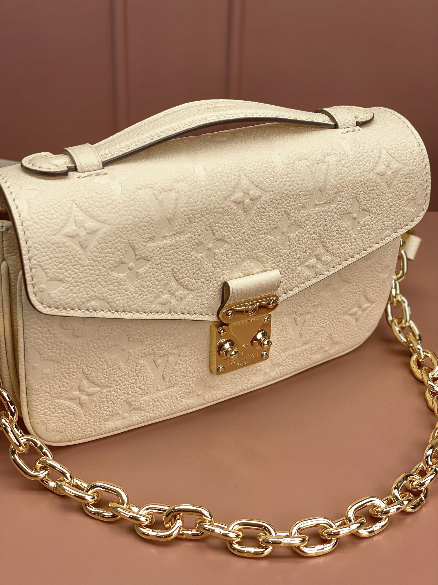 [TOP] Louis Vuitton LV Pochette Métis East West Handbags 21.5x13.5x6cm - White&GHW