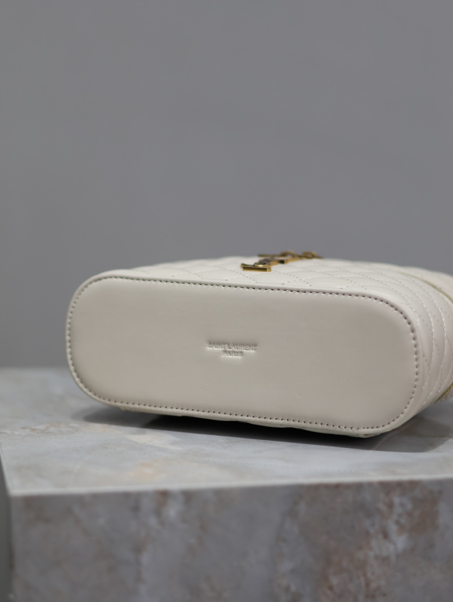 [TOP] Yves Saint Laurent YSL Gaby Mini Makeup Bag 18x11x6.5cm - White&GWH