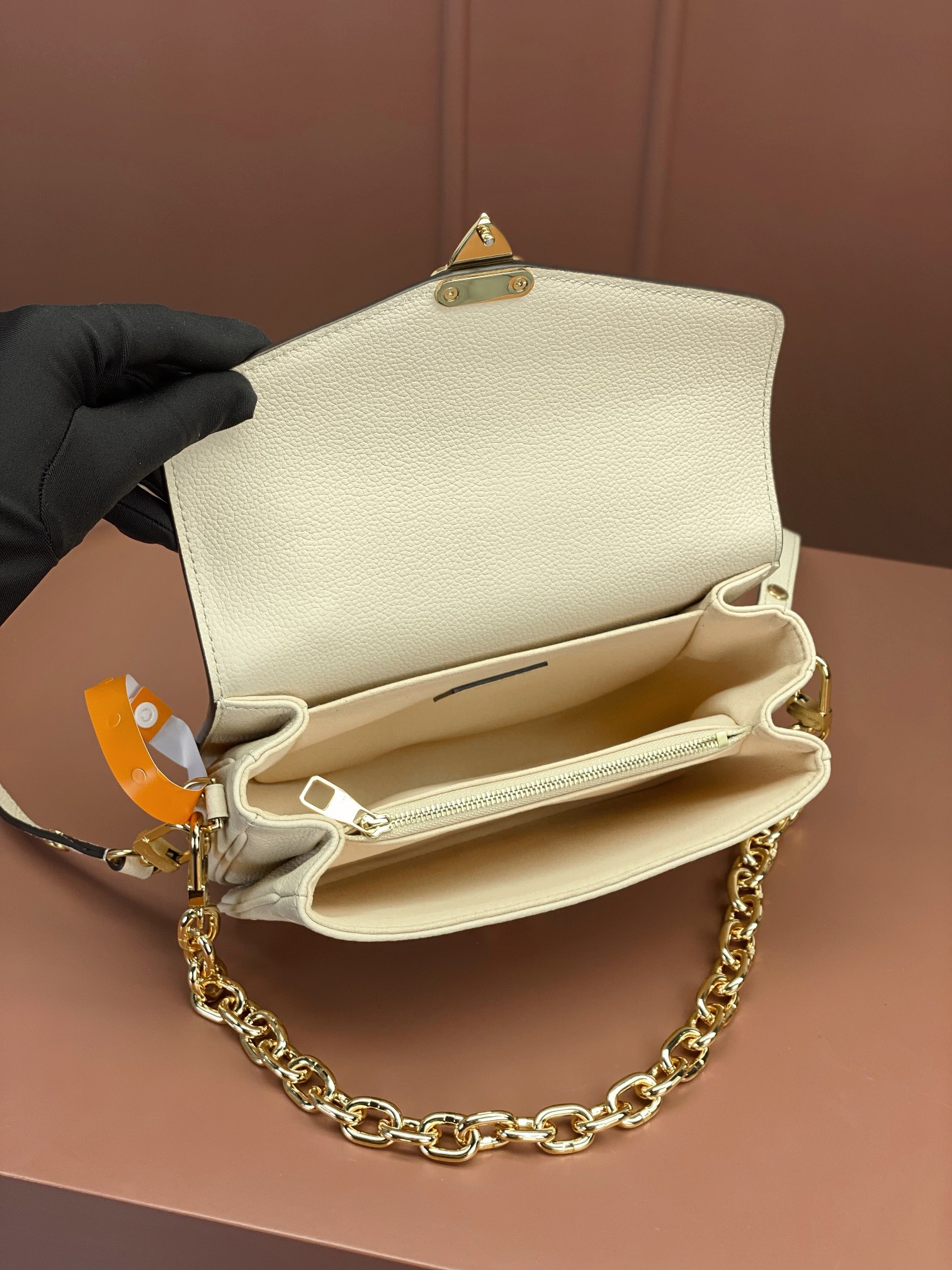 [TOP] Louis Vuitton LV Pochette Métis East West Handbags 21.5x13.5x6cm - White&GHW