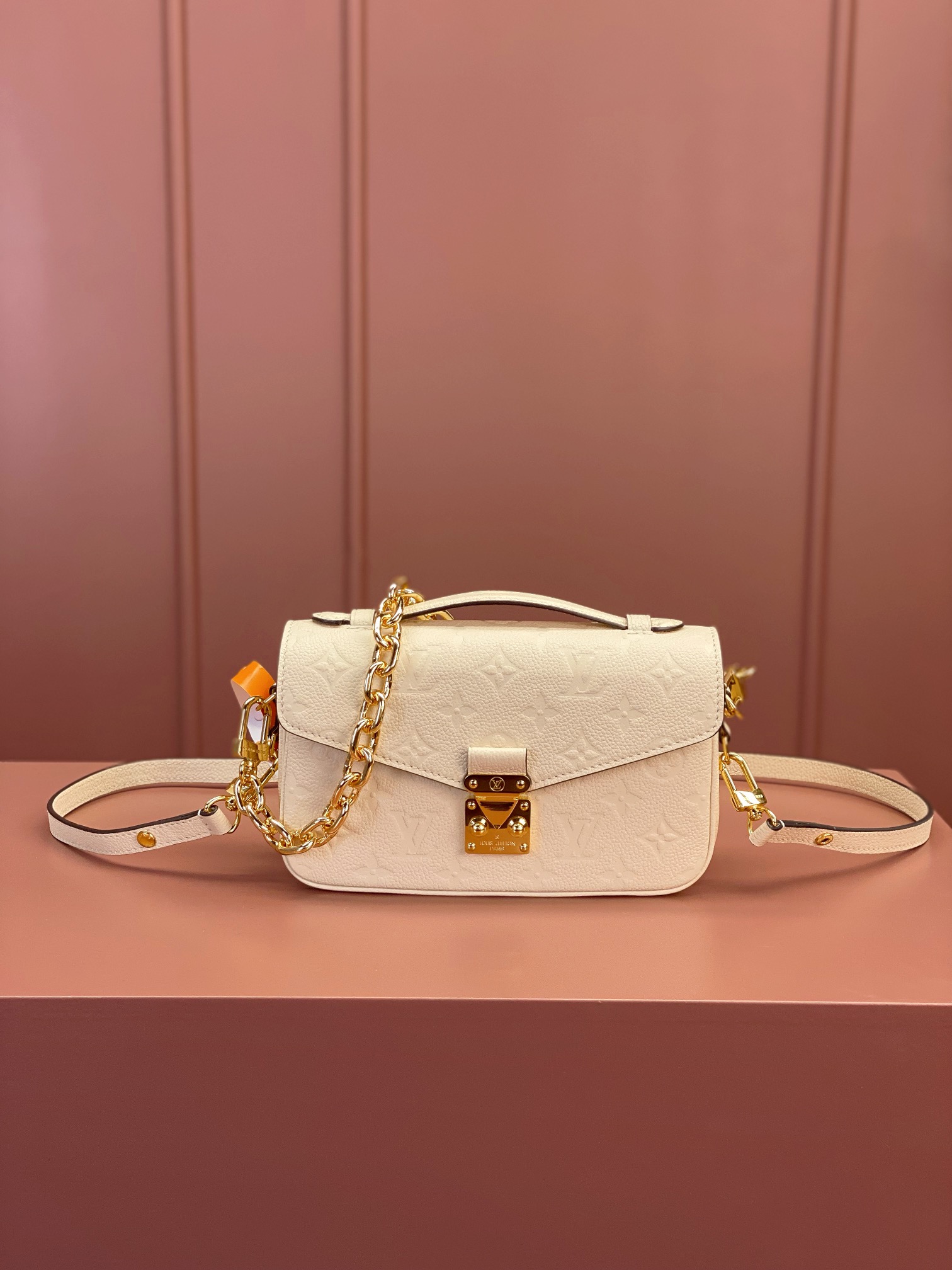 [TOP] Louis Vuitton LV Pochette Métis East West Handbags 21.5x13.5x6cm - White&GHW
