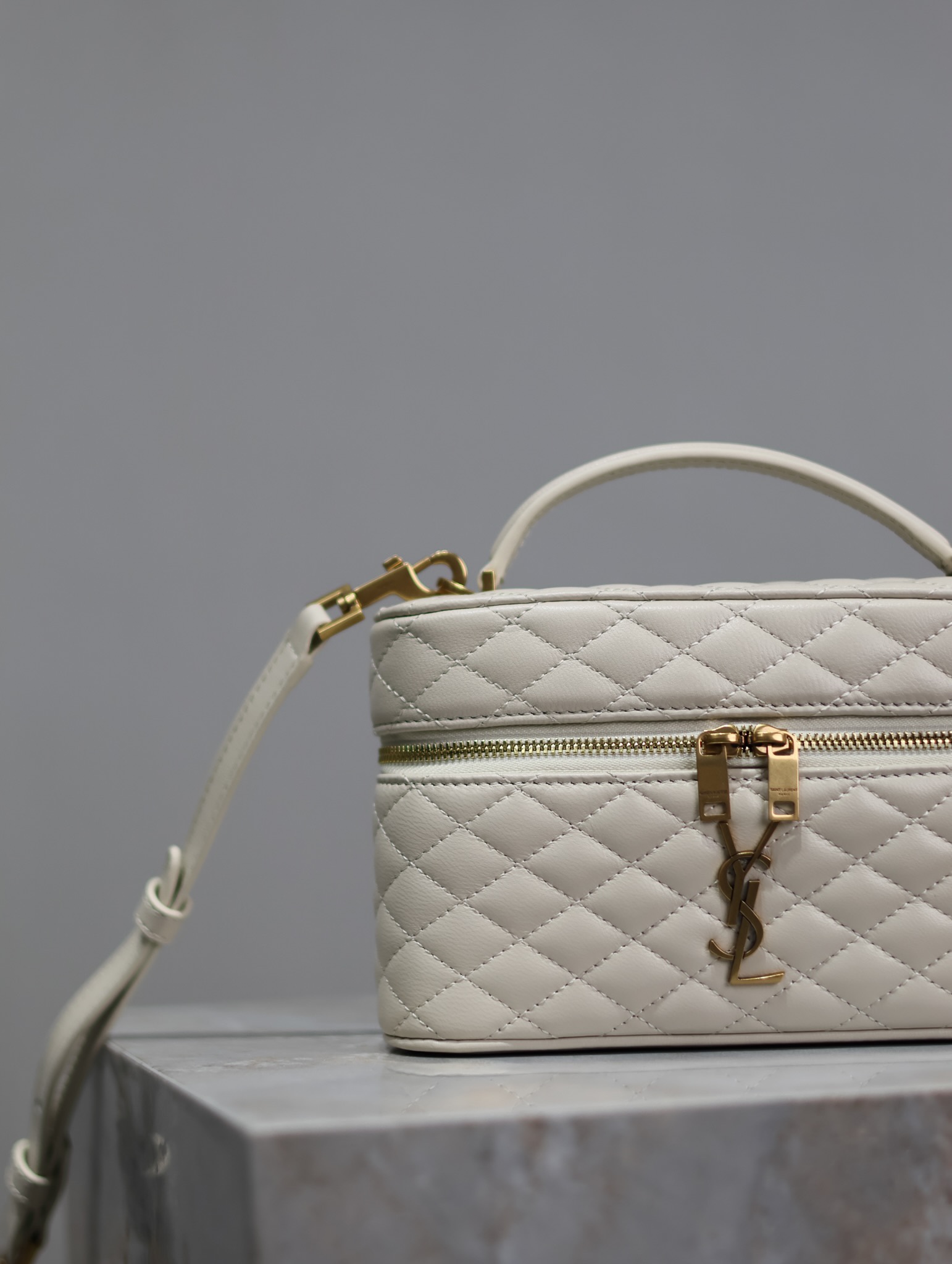 [TOP] Yves Saint Laurent YSL Gaby Mini Makeup Bag 18x11x6.5cm - White&GWH