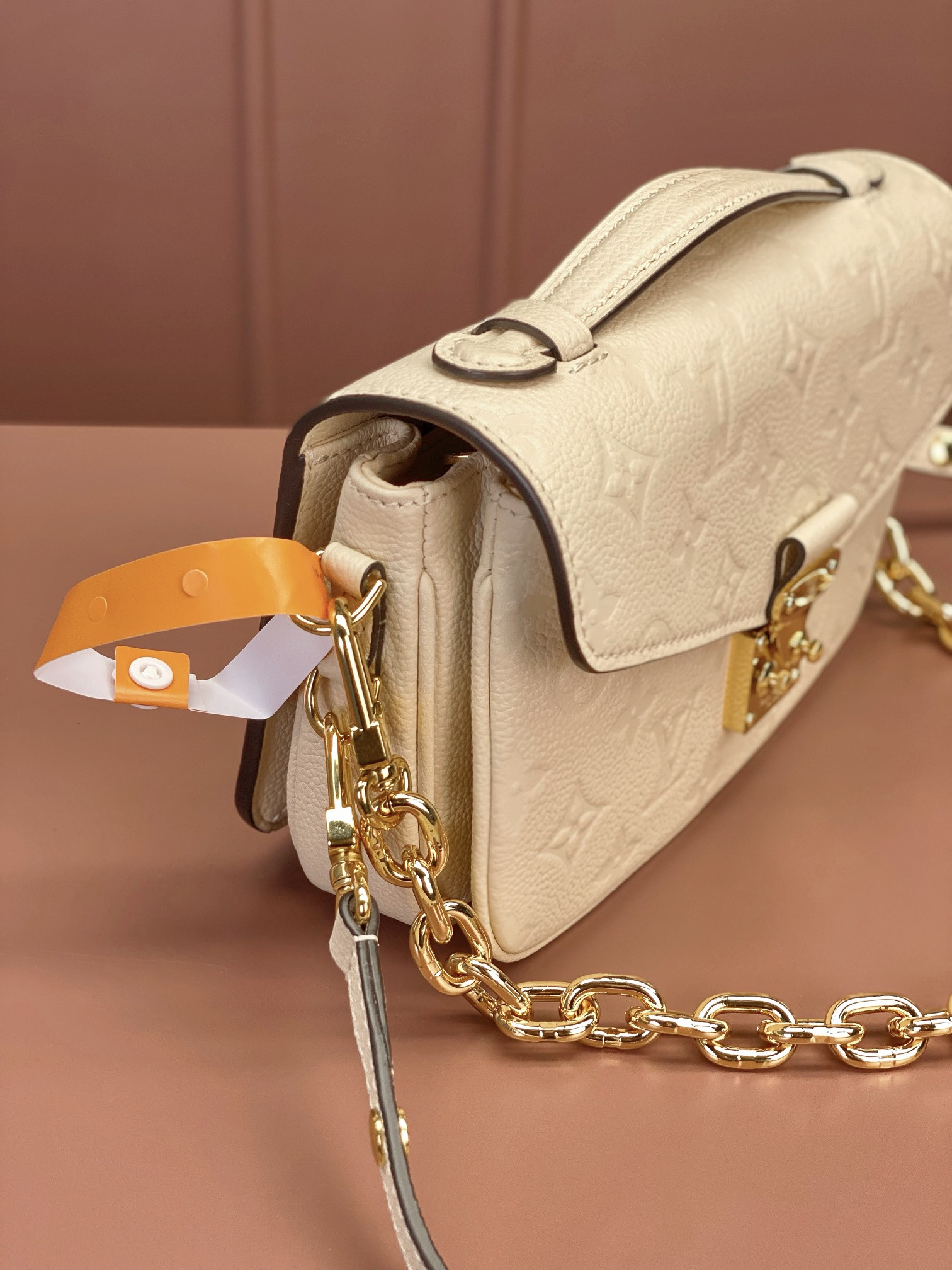 [TOP] Louis Vuitton LV Pochette Métis East West Handbags 21.5x13.5x6cm - White&GHW