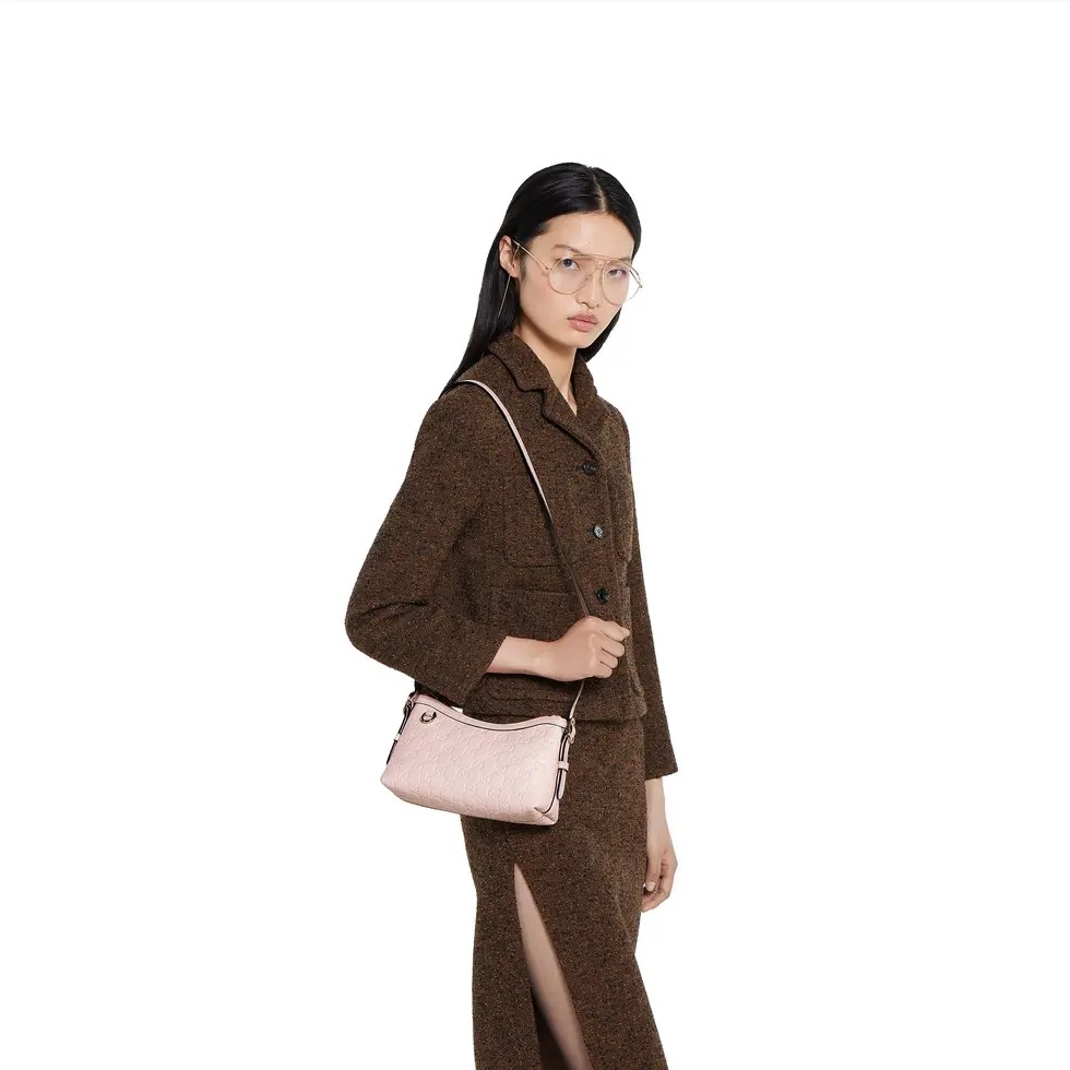 [TOP] GUCCI GG Emblem Handbag 22 x 14 x 8 cm - Pink