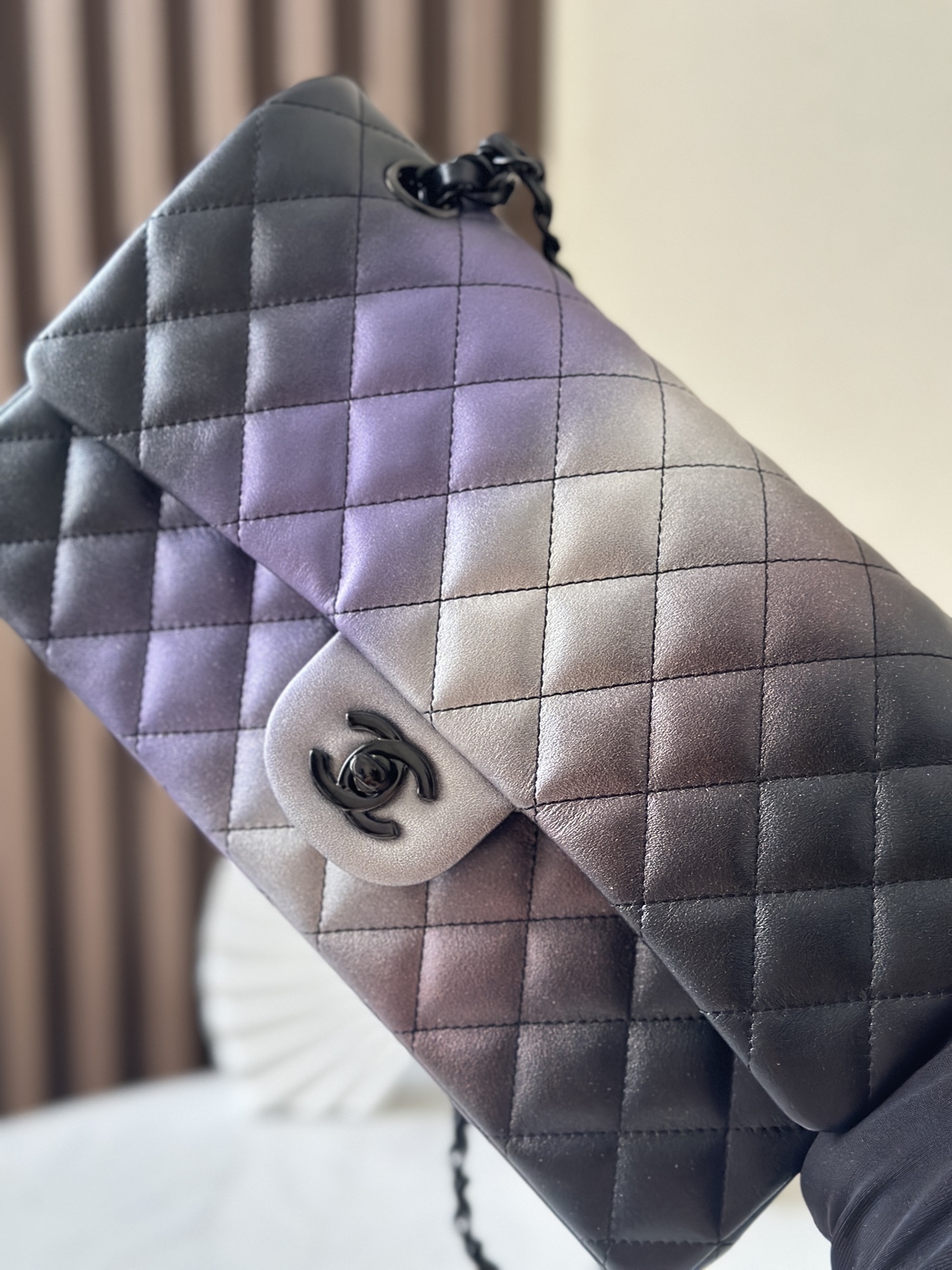 [TOP] CHANEL Cowhide Flap Bag 25cm - Black and Purple