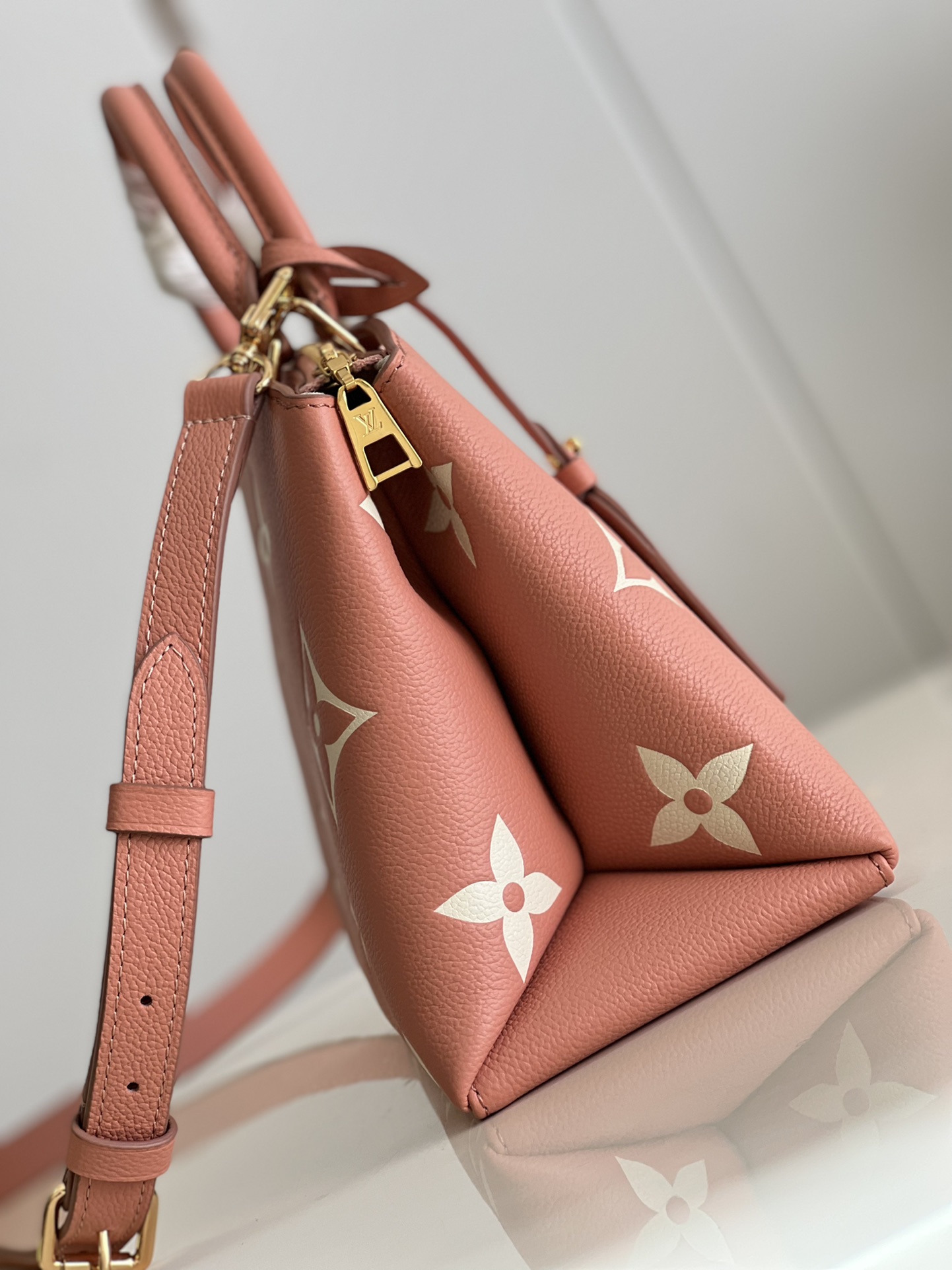 [TOP] Louis Vuitton LV Grand Palais Handbag 29 x 18 x 12.5 cm /34 x 24 x 15 cm - Pink