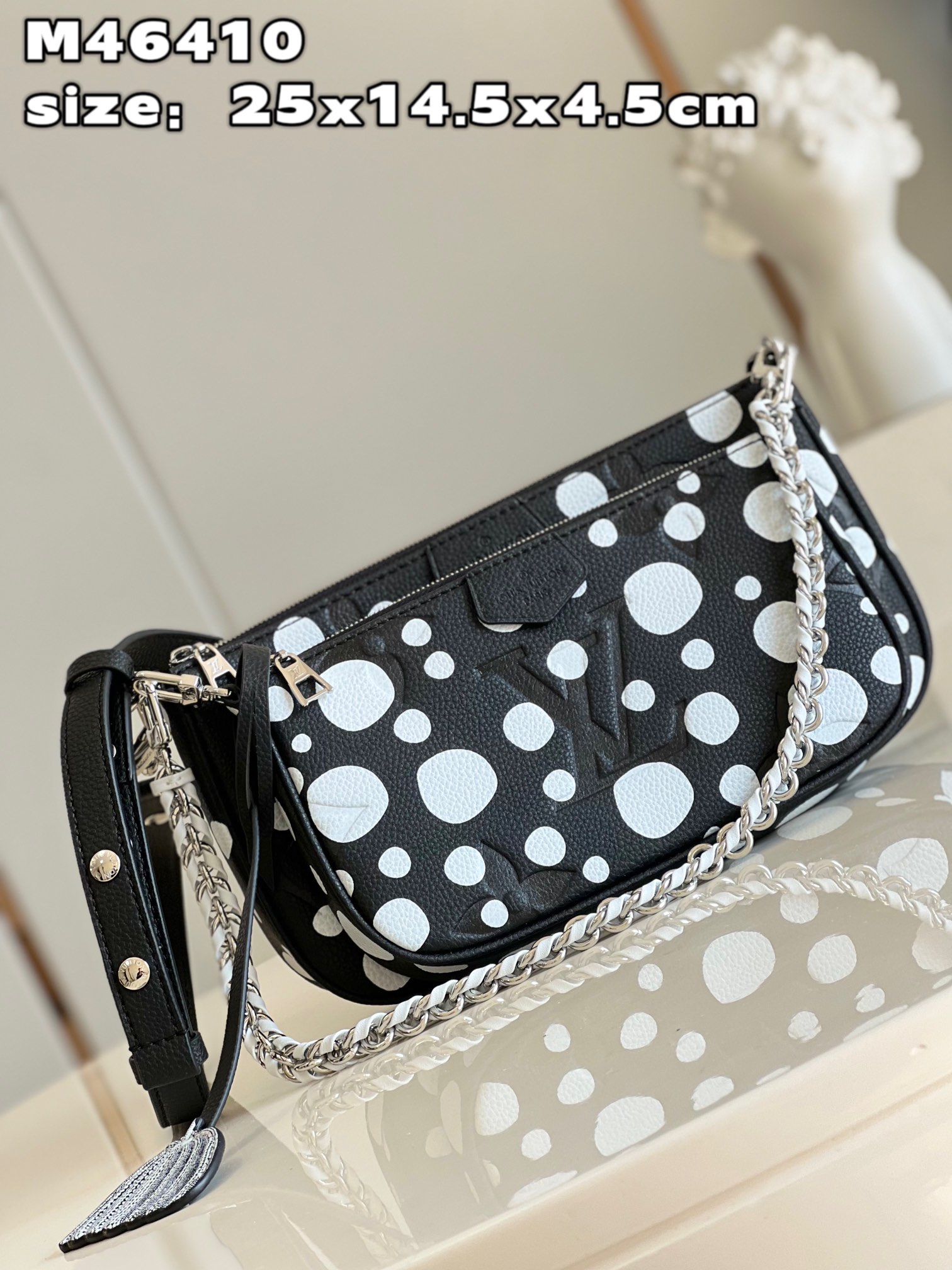 [TOP] Louis Vuitton LV  LV x YK Multi Pochette Accessoires Handbag 25x14.5x4.5 cm - Black