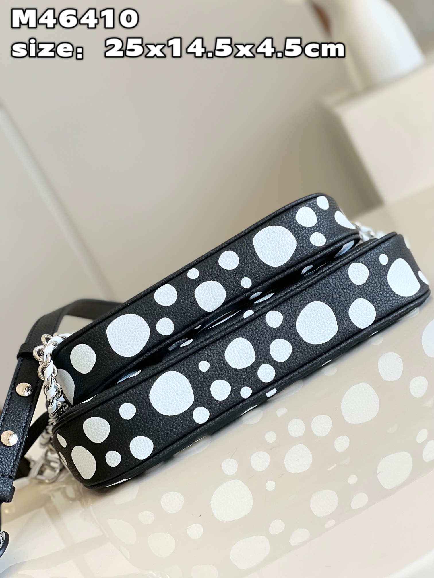 [TOP] Louis Vuitton LV  LV x YK Multi Pochette Accessoires Handbag 25x14.5x4.5 cm - Black