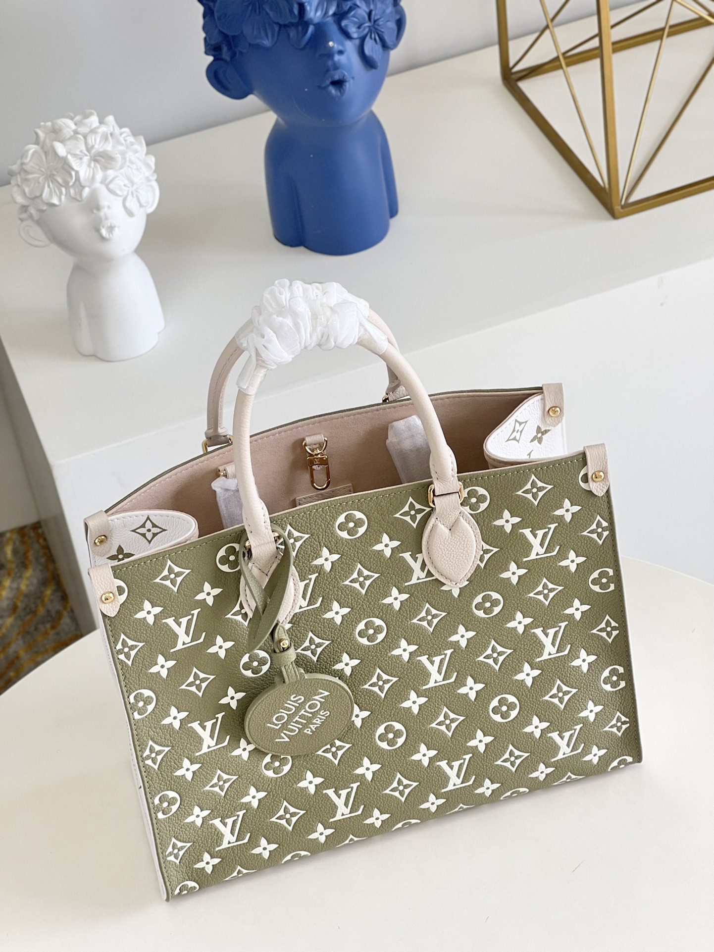 [TOP] Louis Vuitton LV On The Go Bag 35 x 27 x 14 cm - Green