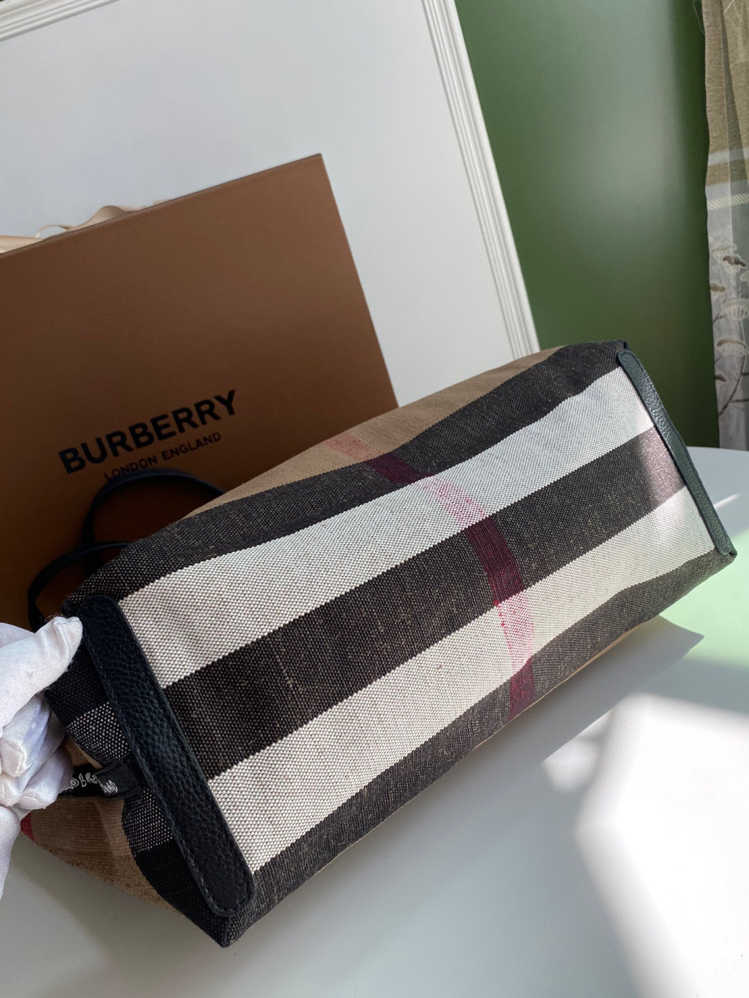 [TOP] BURBERRY Tote Bag 54 x 15.5 x 31cm - Brown