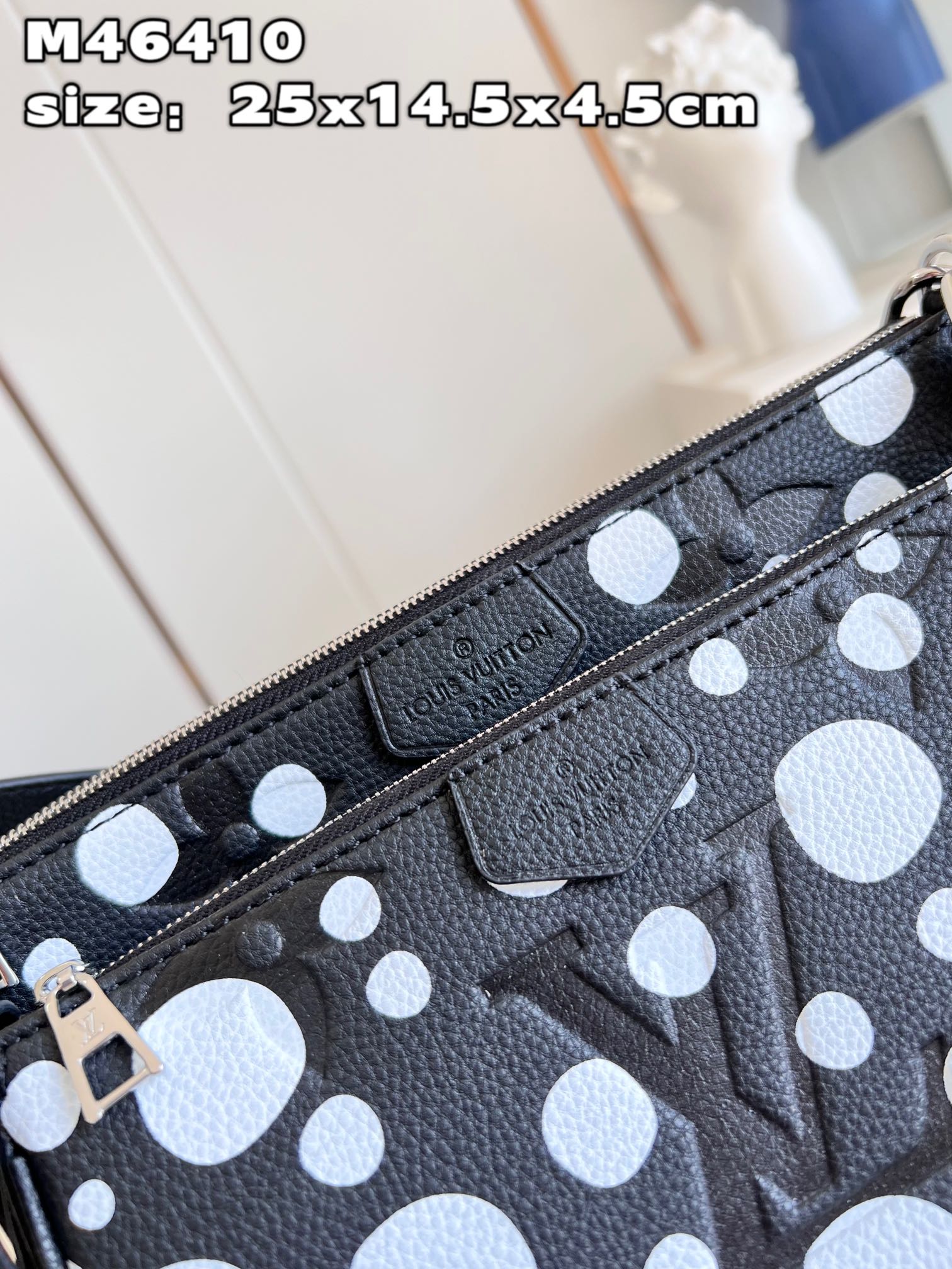 [TOP] Louis Vuitton LV  LV x YK Multi Pochette Accessoires Handbag 25x14.5x4.5 cm - Black