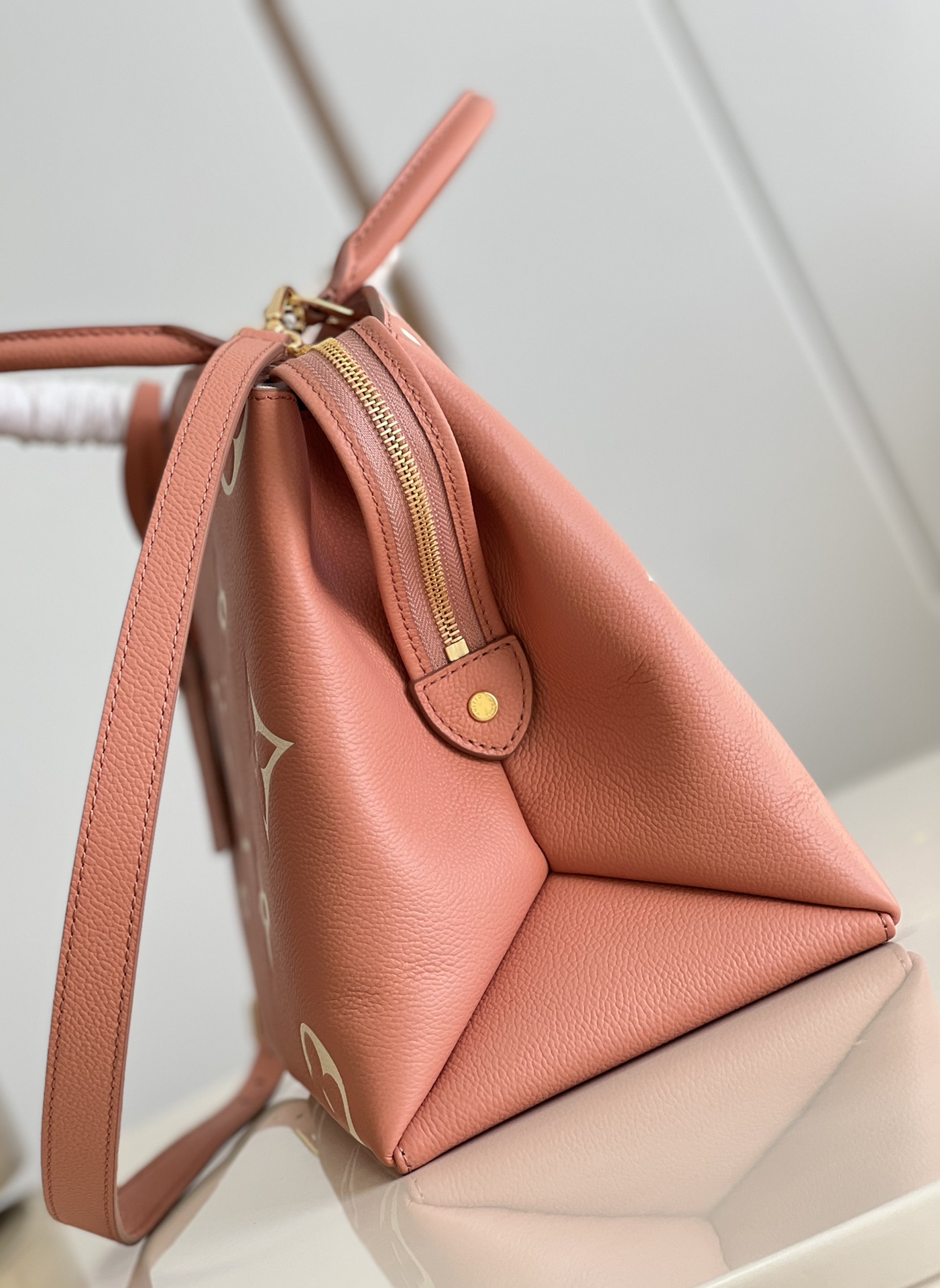 [TOP] Louis Vuitton LV Grand Palais Handbag 29 x 18 x 12.5 cm /34 x 24 x 15 cm - Pink