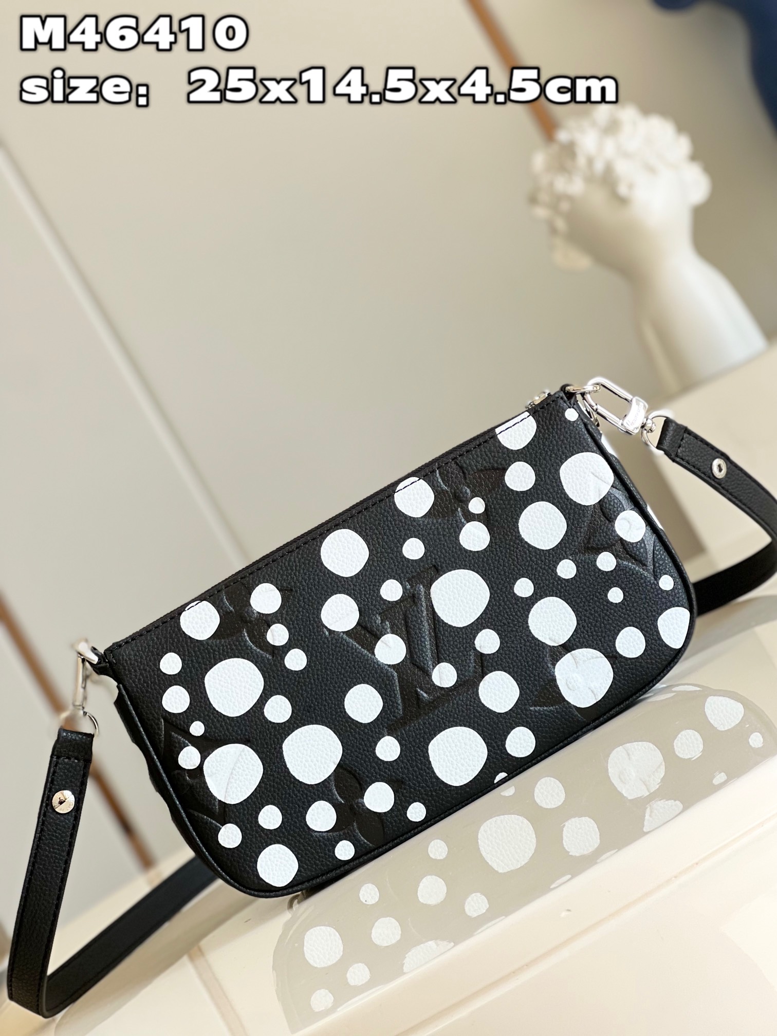 [TOP] Louis Vuitton LV  LV x YK Multi Pochette Accessoires Handbag 25x14.5x4.5 cm - Black