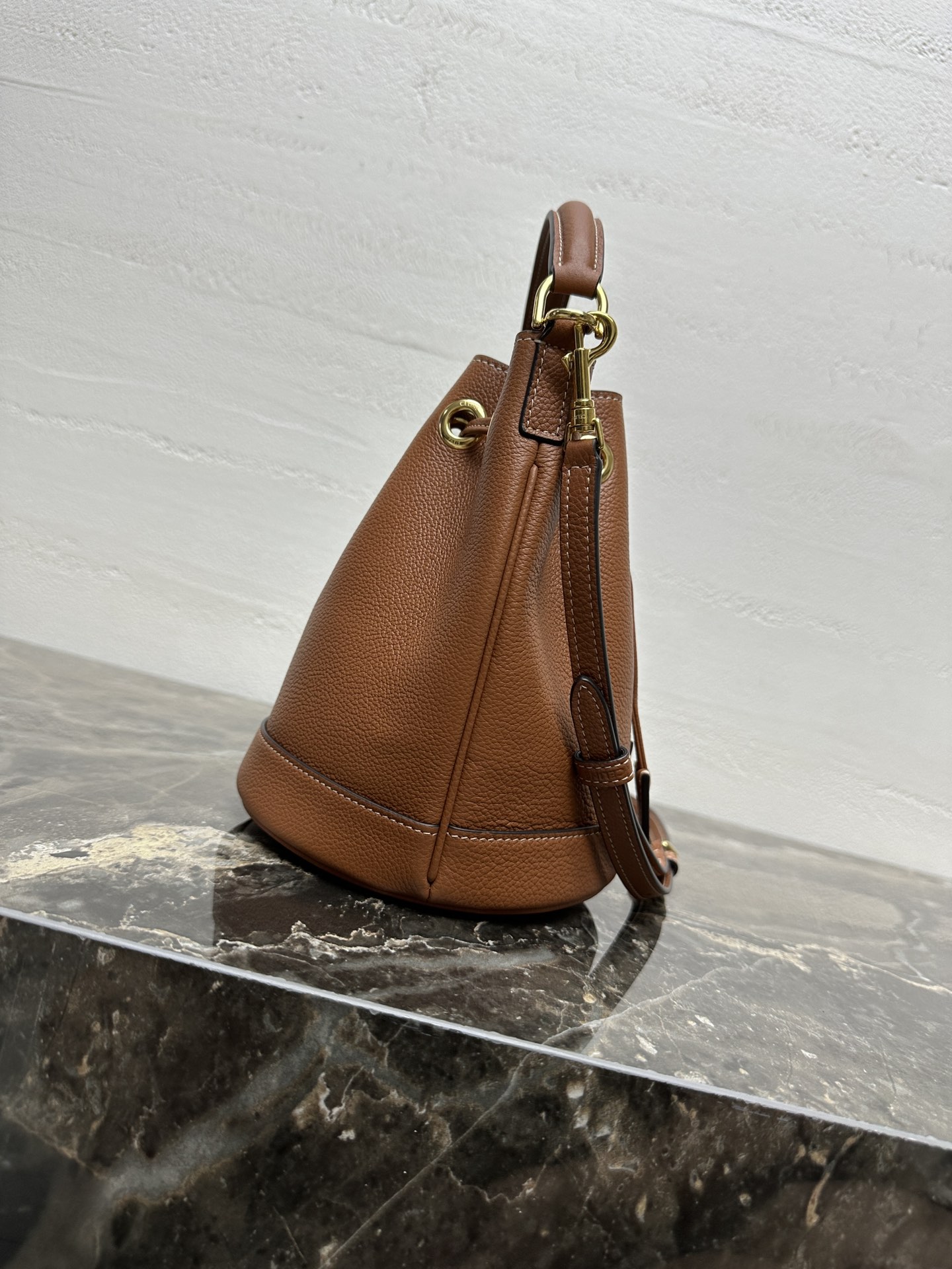 [TOP] CELINE Clara Bucket Bag 16x19x16cm - 2 Colour