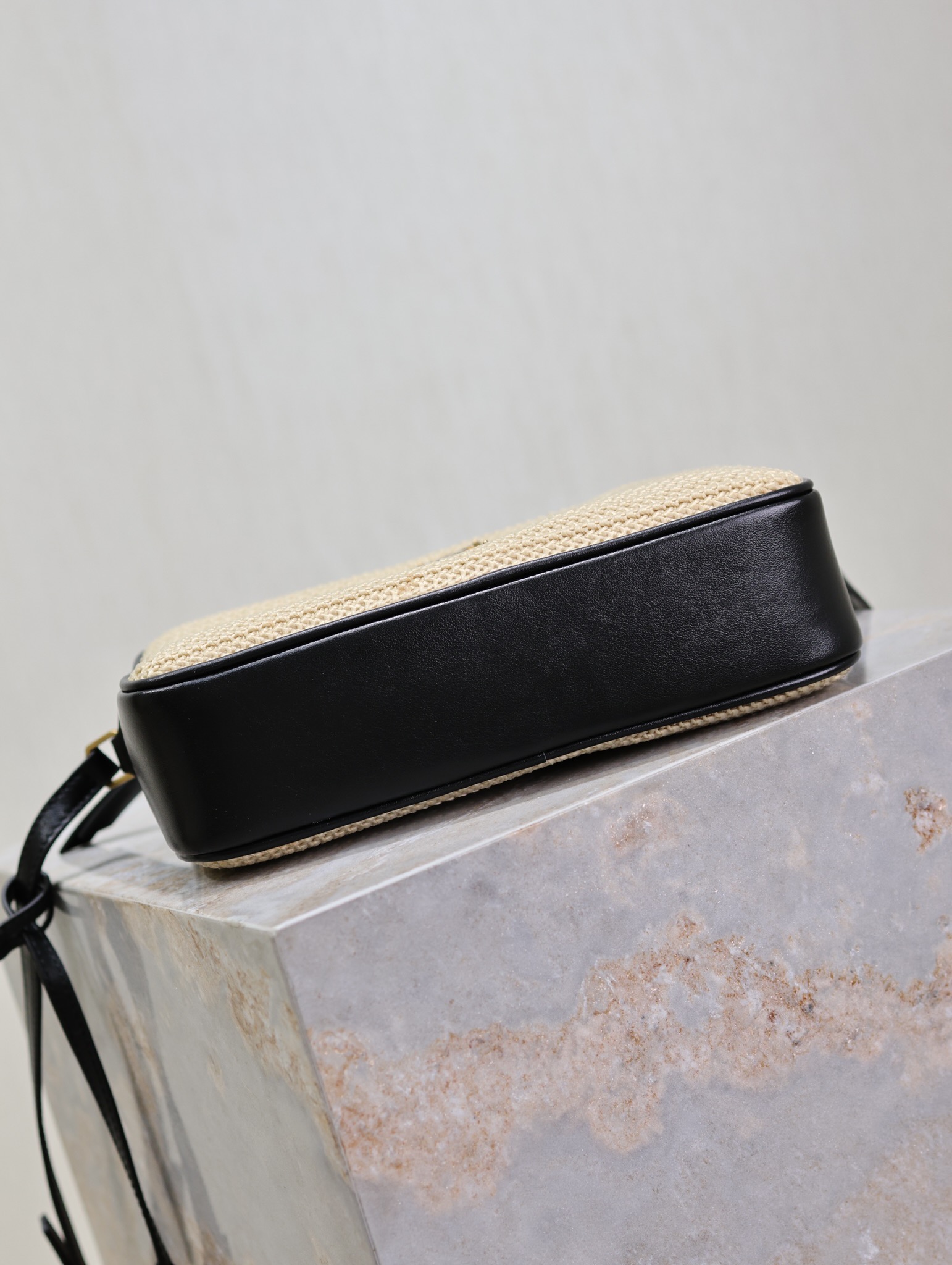 [TOP] Yves Saint Laurent YSL Lou Camera Bag 23x16x6cm - Khaki