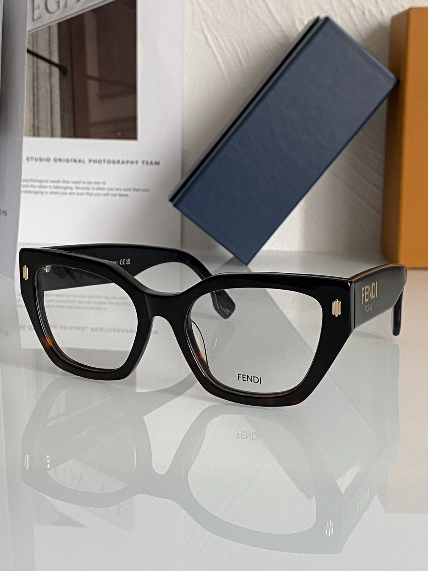 [TOP] FENDI Sunglasses - 7 Colors