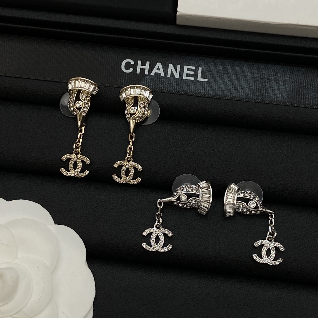 [TOP] CHANEL CC Earrings - 2 Colors