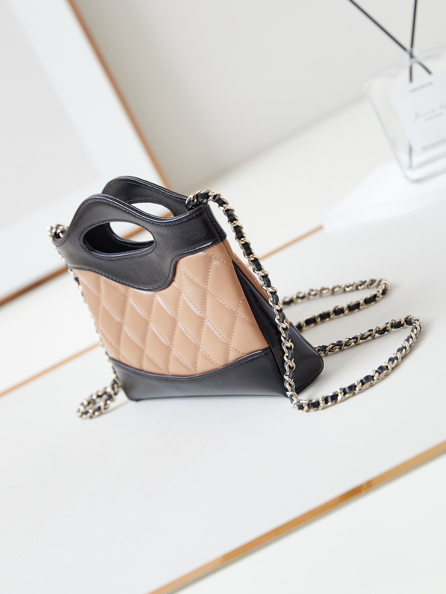 [TOP] CHANEL 31 Hobo Bag 17.5x20.5x4 cm - Black/Brown